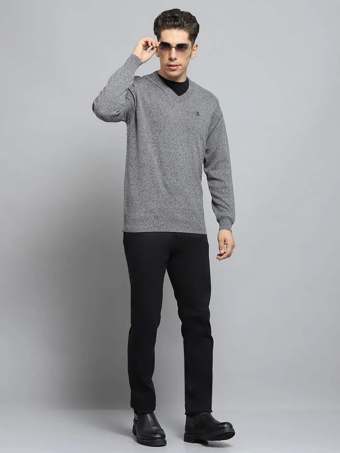 Men Grey Solid V Neck Full Sleeve Pullover - Image 2