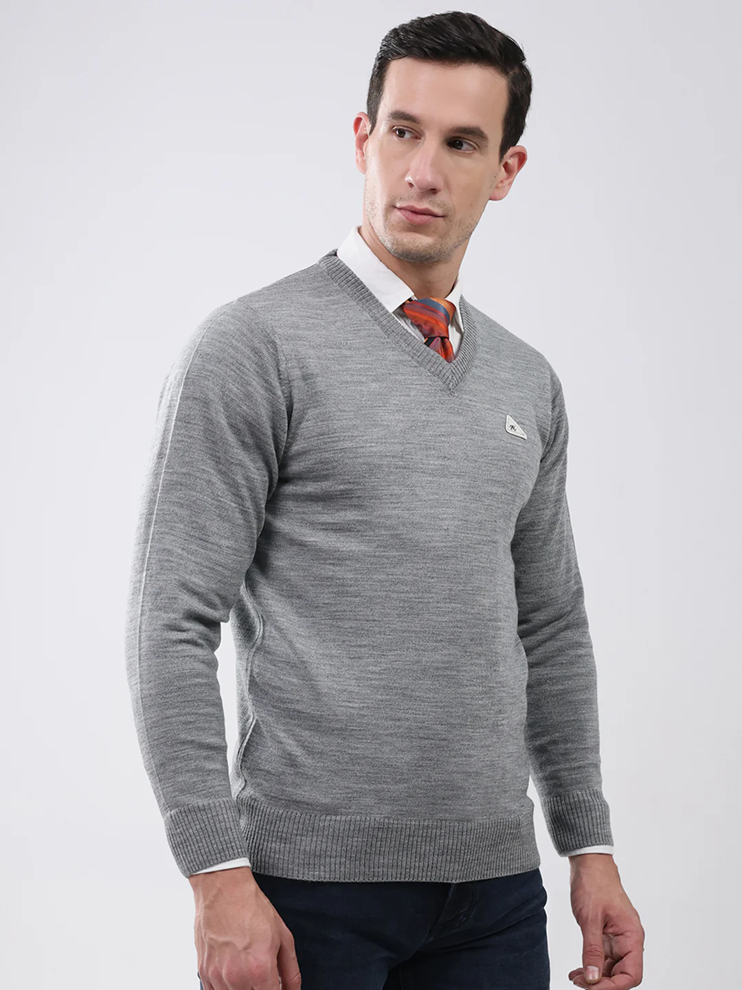Men Grey Solid V Neck Full Sleeve Pullover - Image 4