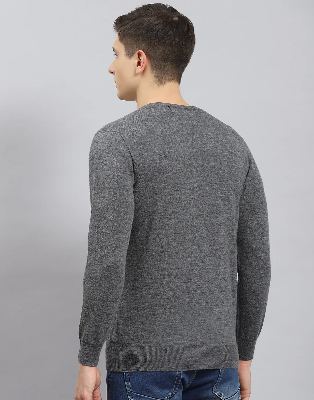 Men Grey Solid V Neck Full Sleeve Sweater - Image 7