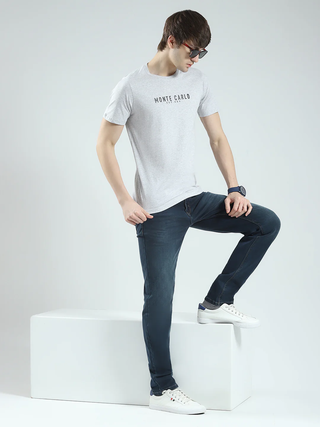 Men Grey Solid Round Neck Half Sleeve T-Shirt - Image 2