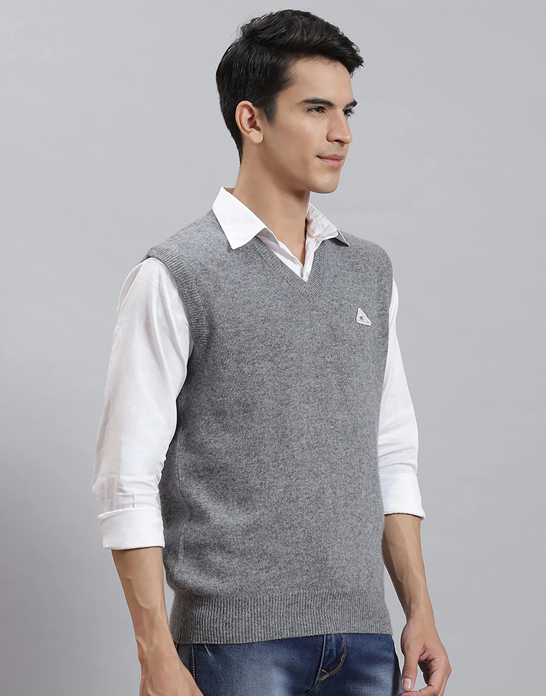 Men Grey Solid V Neck Sleeveless Sweater - Image 4