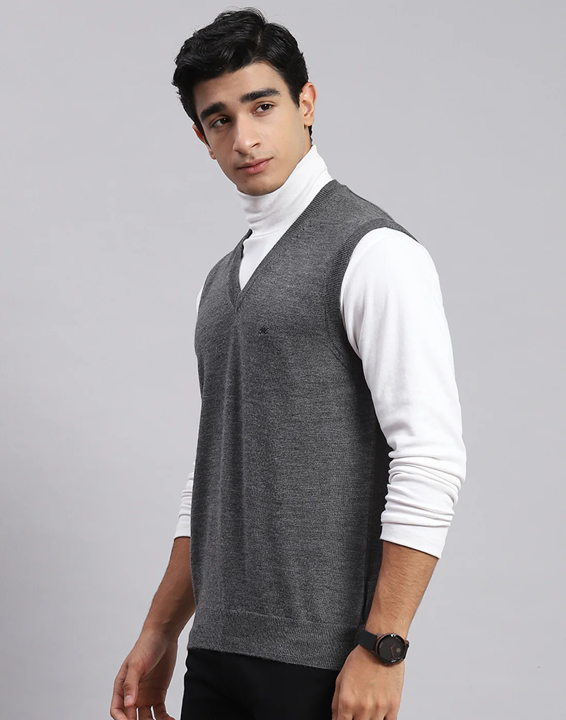 Men Grey Solid V Neck Sleeveless Sweater - Image 2