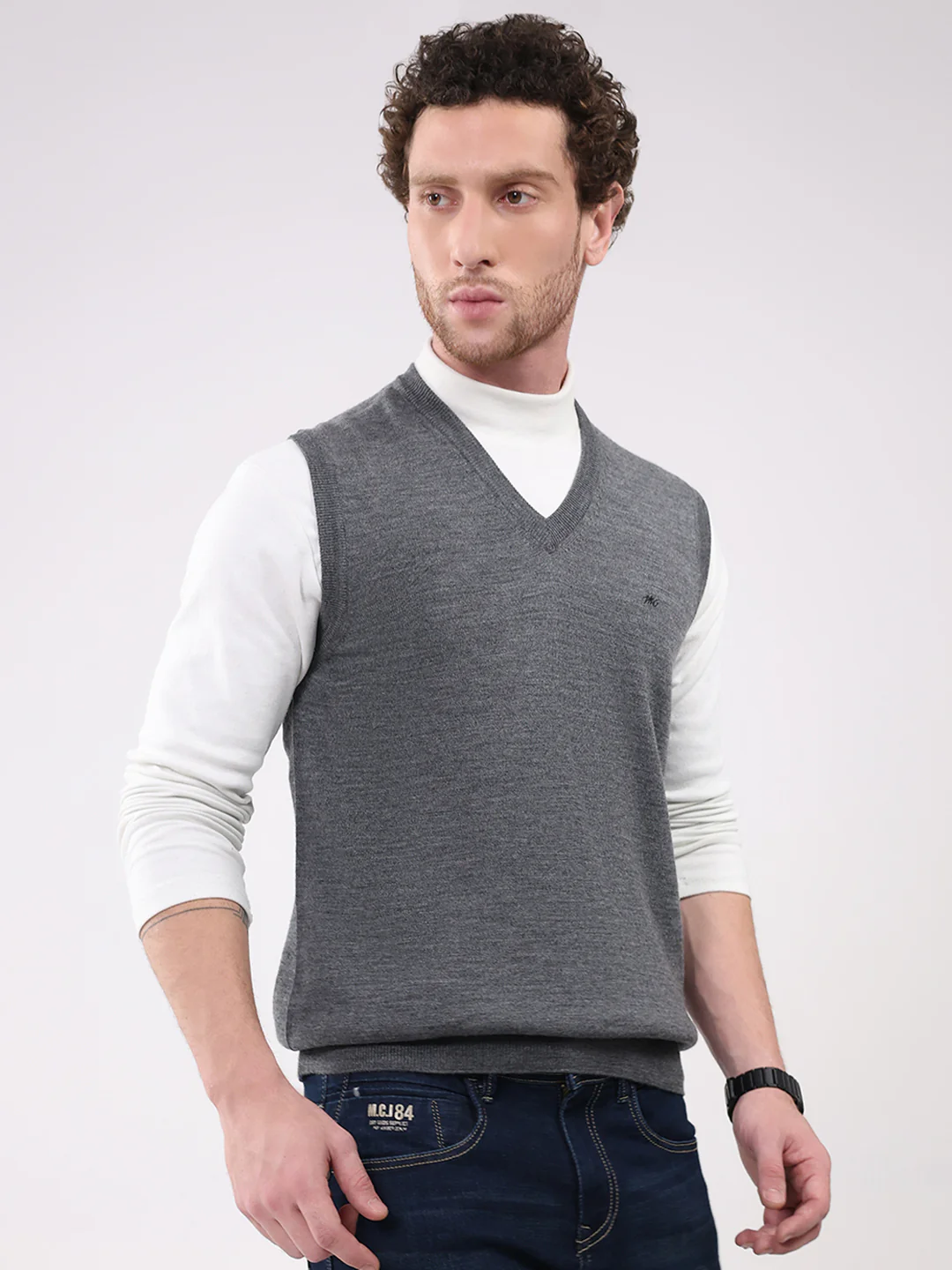 Men Grey Solid V Neck Sleeveless Sweater - Image 4
