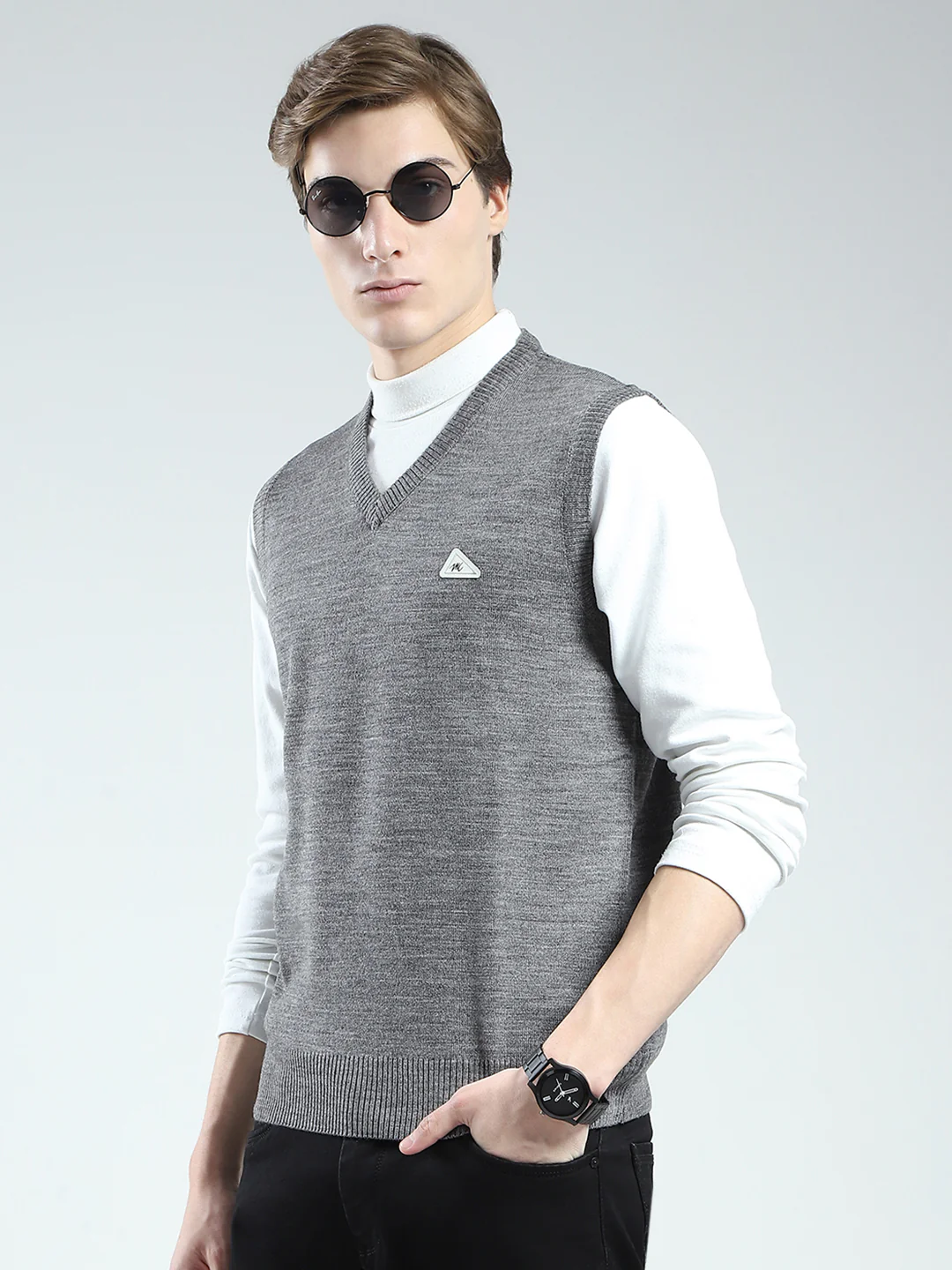 Men Grey Solid V Neck Sleeveless Sweater - Image 3