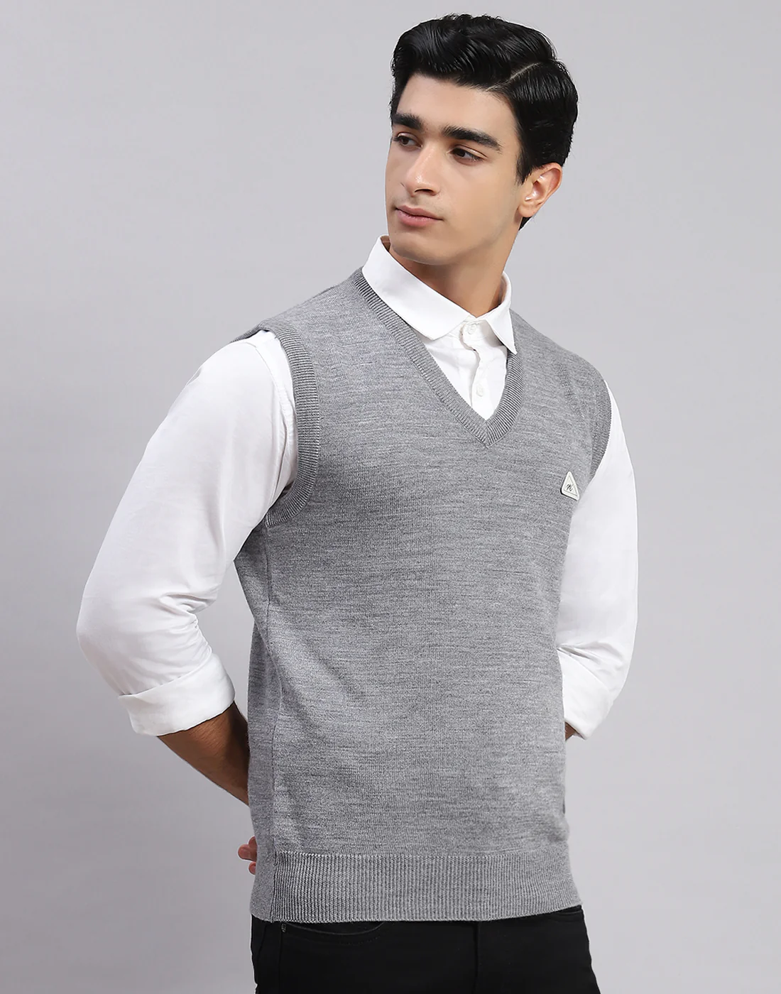 Men Grey Solid V Neck Sleeveless Sweaters/Pullovers - Image 4