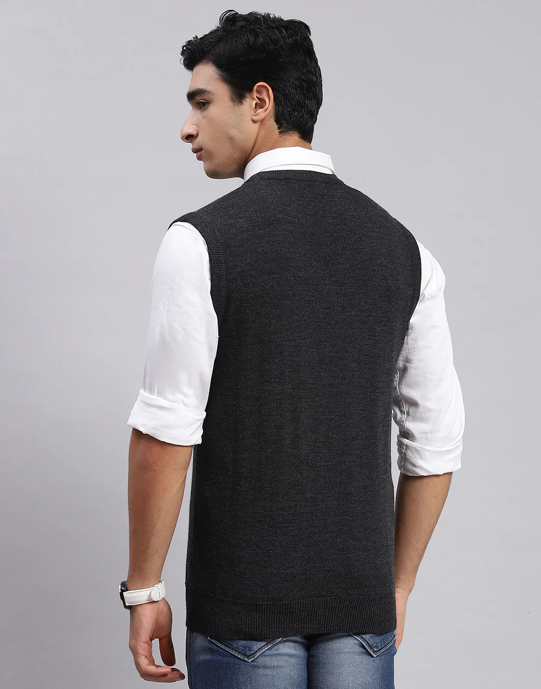 Men Grey Solid V Neck Sleeveless Sweaters/Pullovers - Image 4