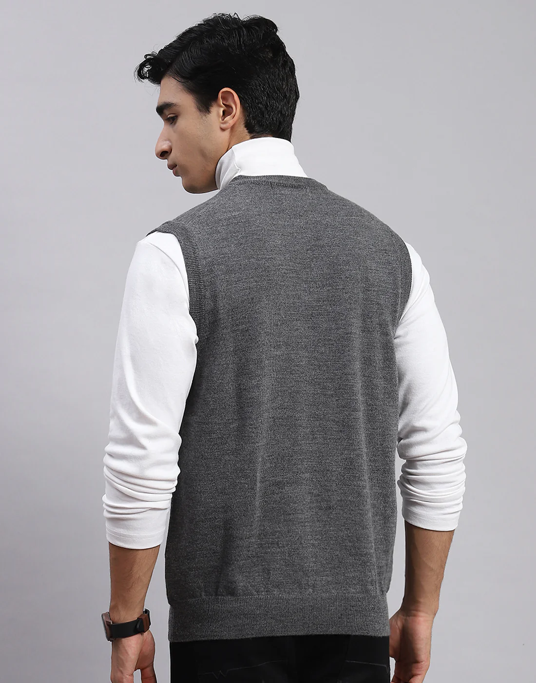 Men Grey Solid V Neck Sleeveless Sweaters/Pullovers - Image 5