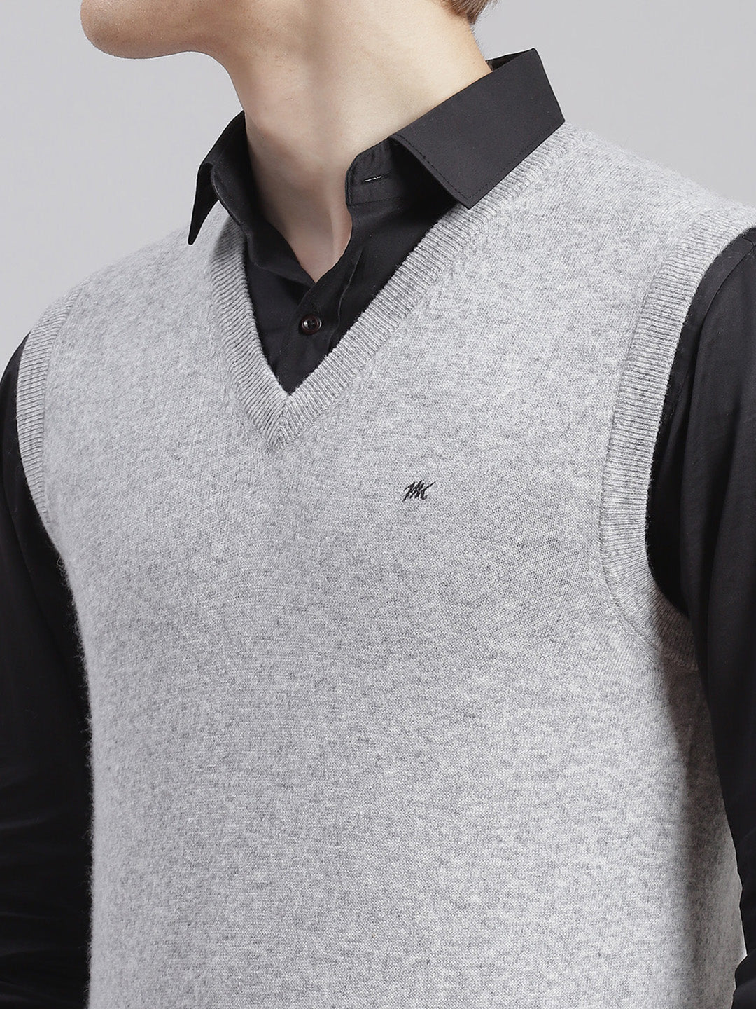Men Grey Solid V Neck Sleeveless Sweaters/Pullovers - Image 7