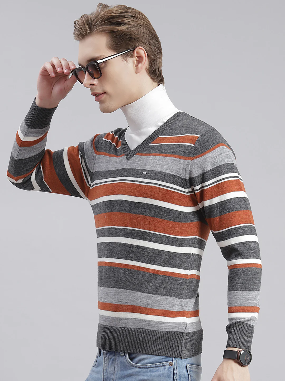 Men Grey Stripe V Neck Full Sleeve Sweaters/Pullovers - Image 4