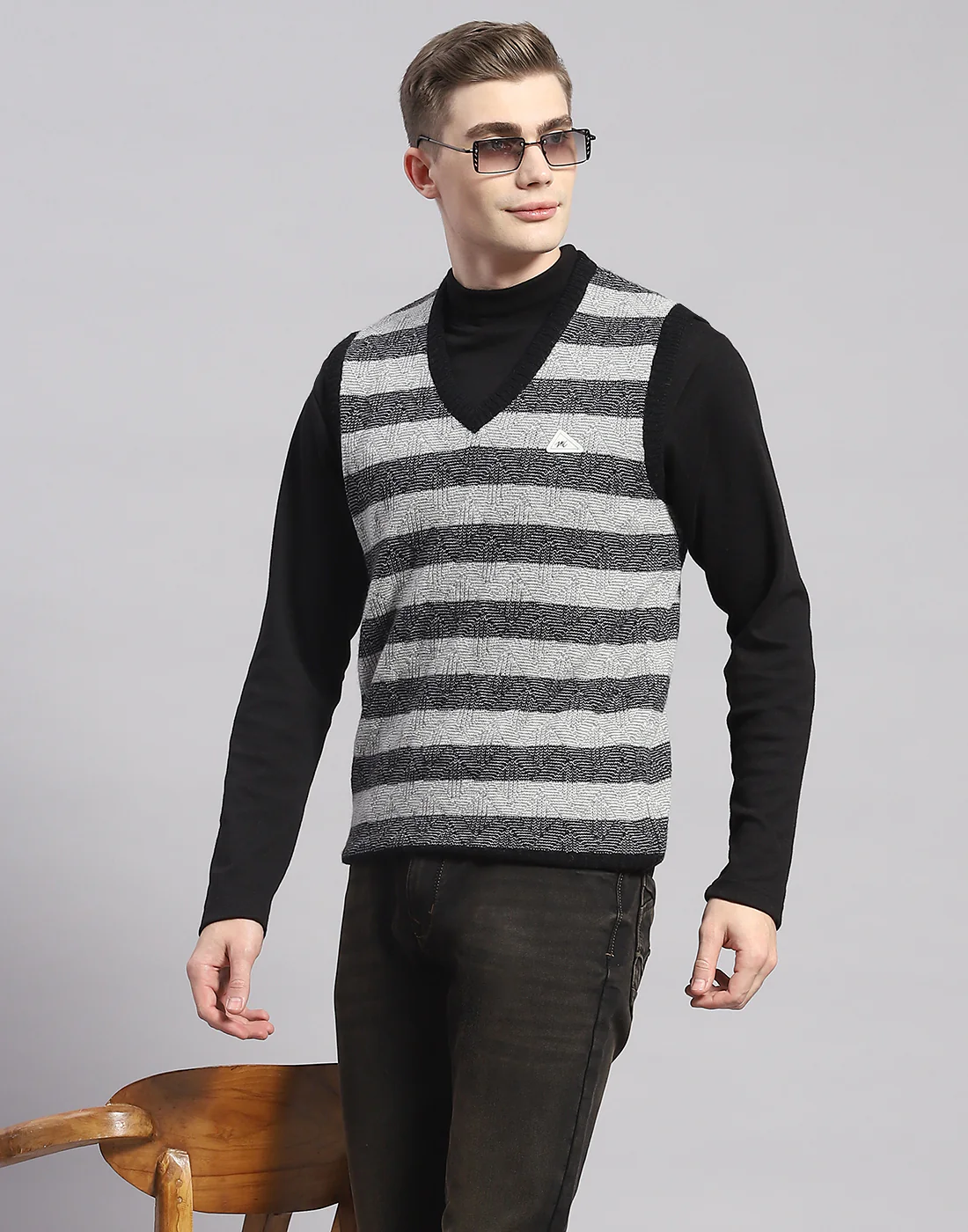 Men Grey Stripe V Neck Sleeveless Sweater - Image 6