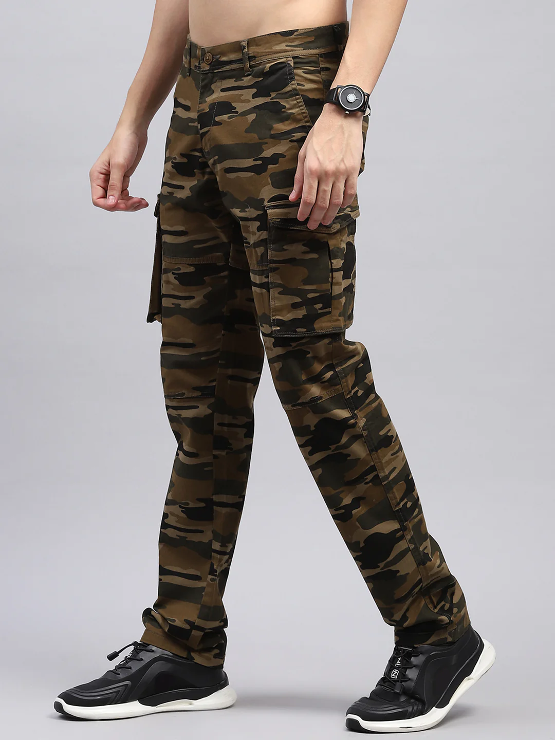 Men Khaki Printed Cargo Cargo - Image 3