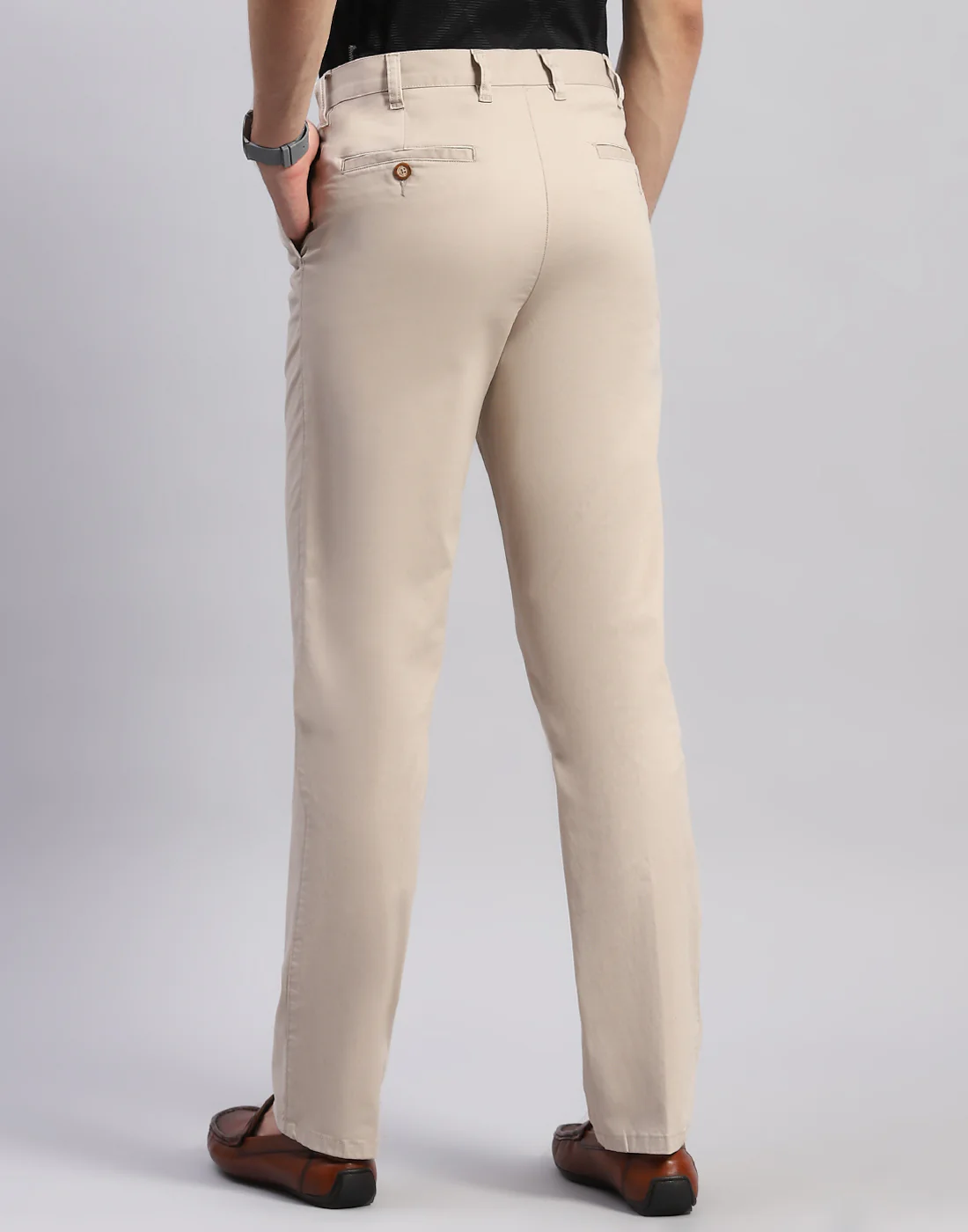 Men Khaki Solid Regular Fit Trouser - Image 5