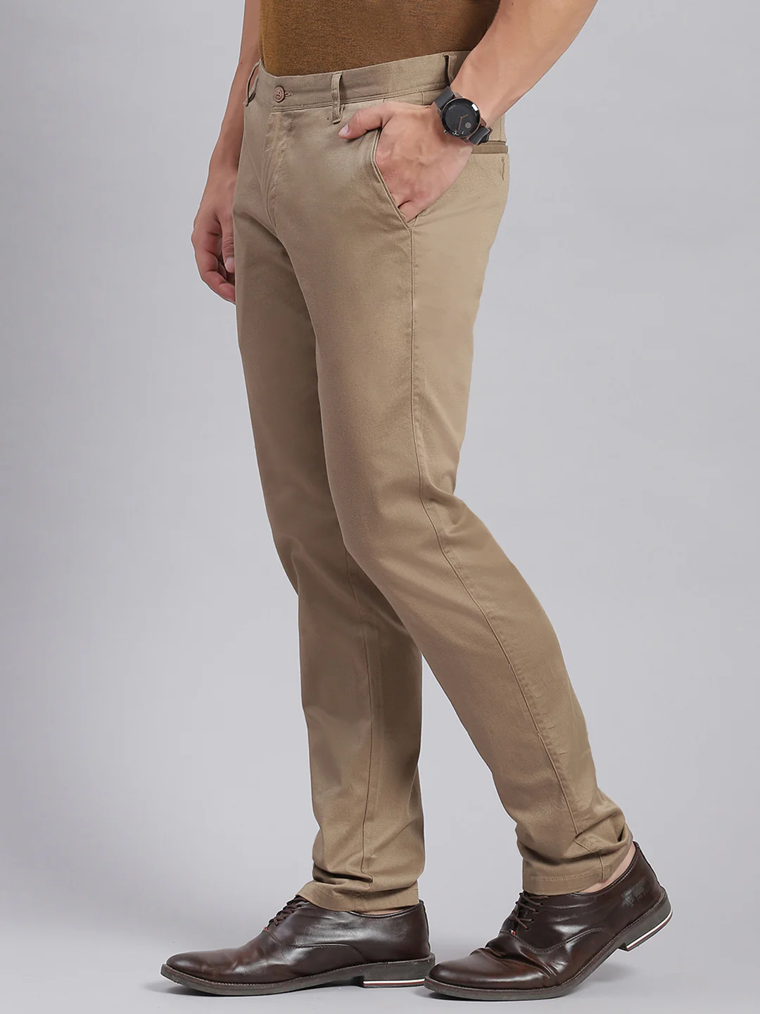 Men Khaki Solid Regular Fit Trousers - Image 3