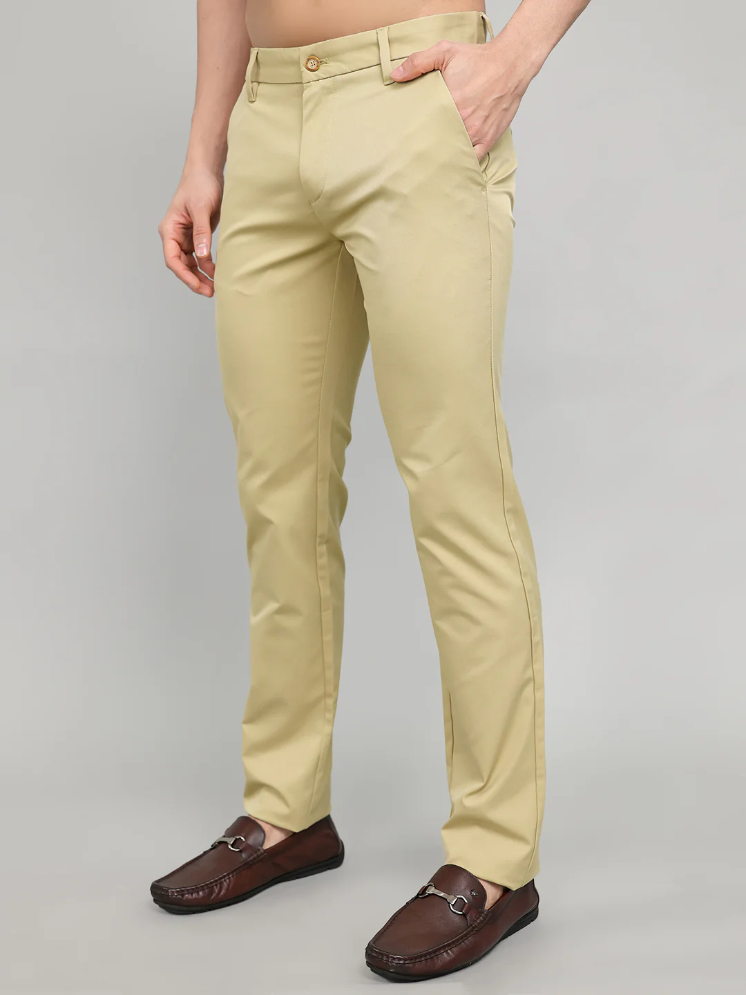 Men Khaki Solid Slim Fit Trouser - Image 2