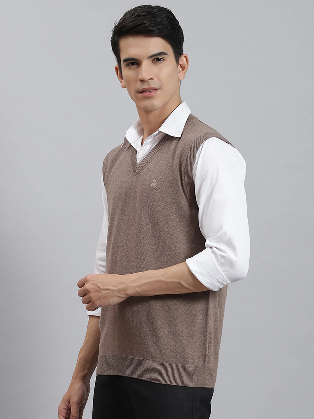 Men Khaki Solid V Neck Sleeveless Sweaters/Pullovers - Image 3