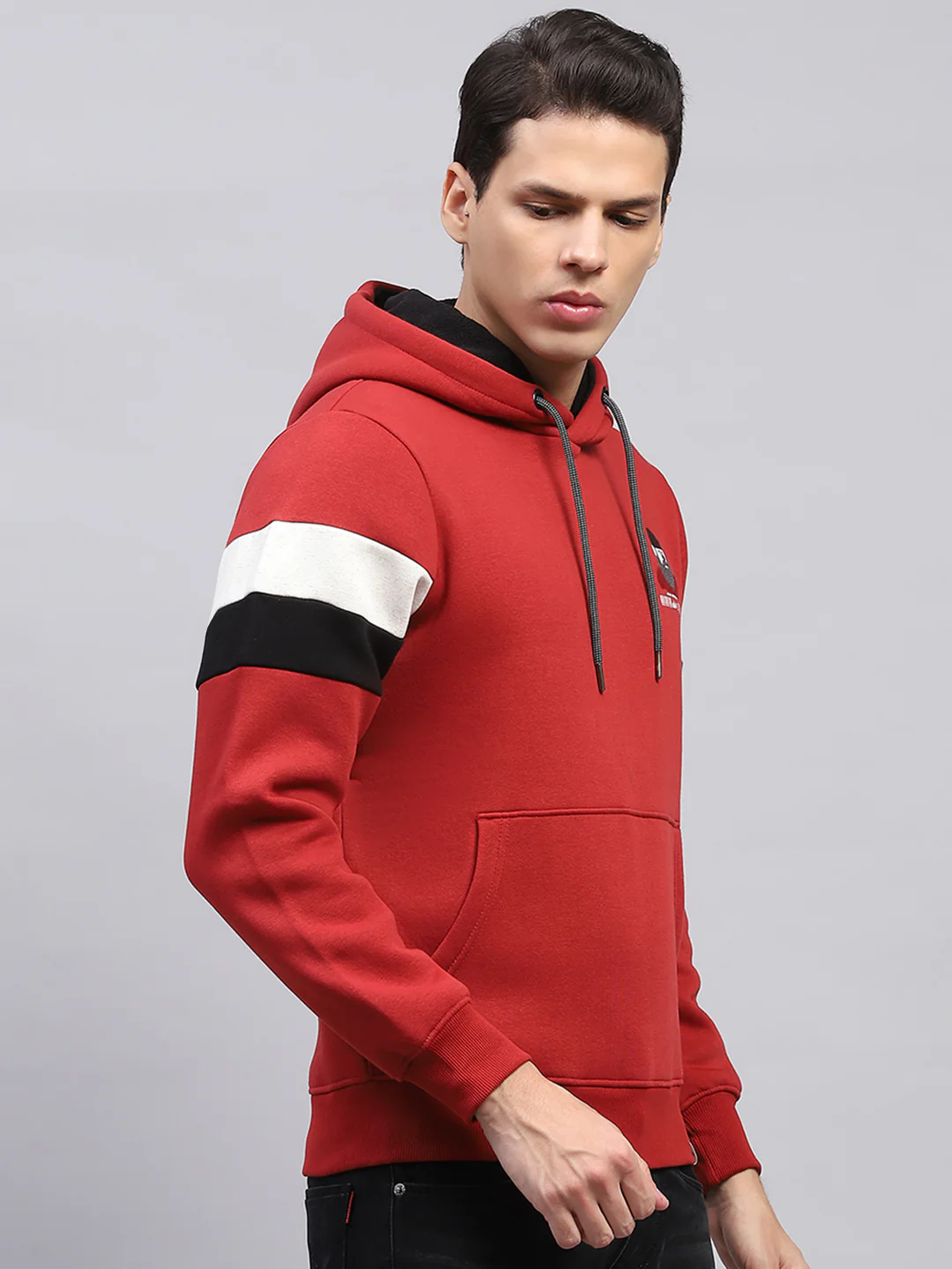 Men Maroon Printed Hooded Full Sleeve Sweatshirt - Image 4