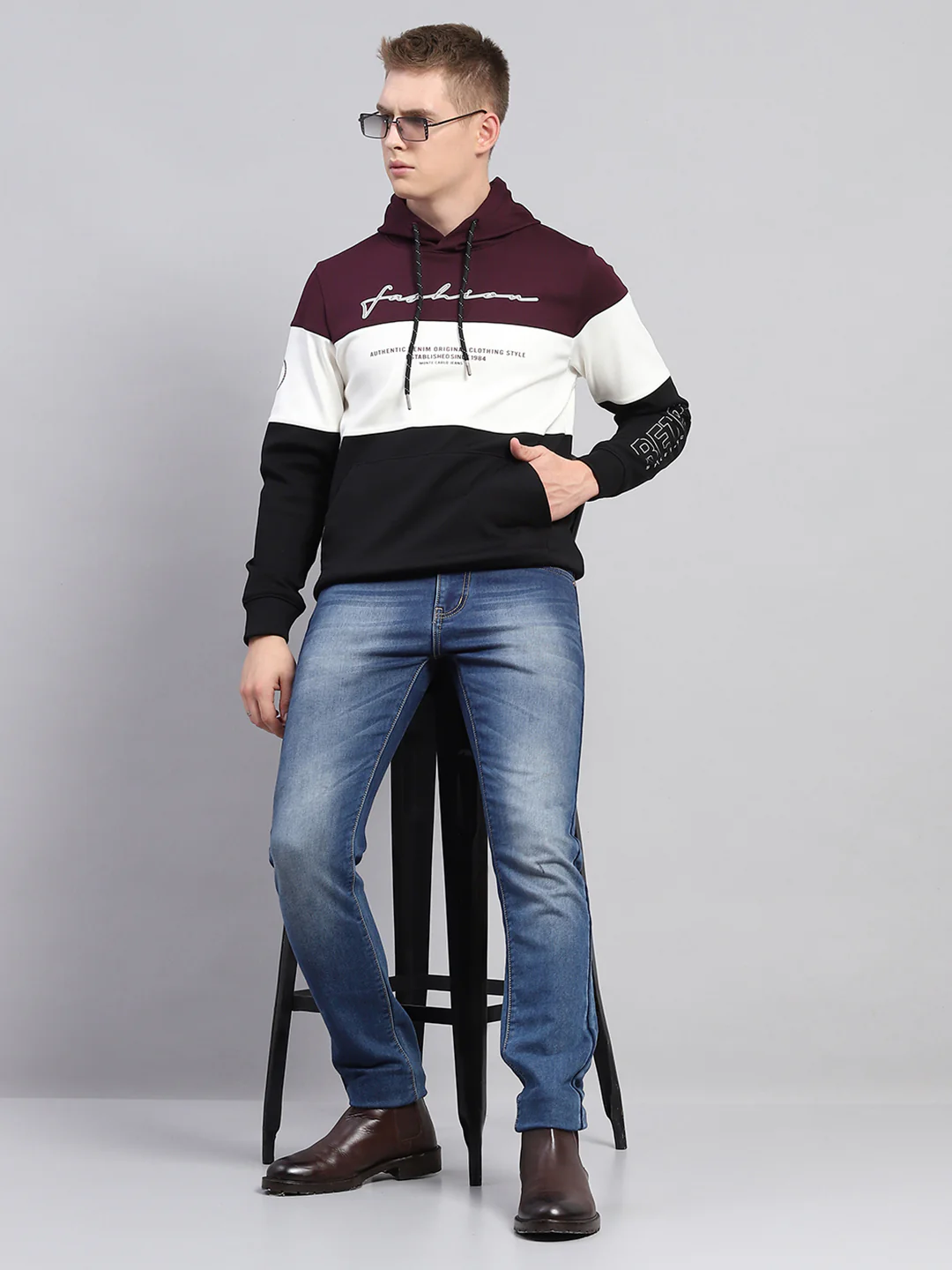 Men Maroon Printed Hooded Full Sleeve Sweatshirt - Image 2