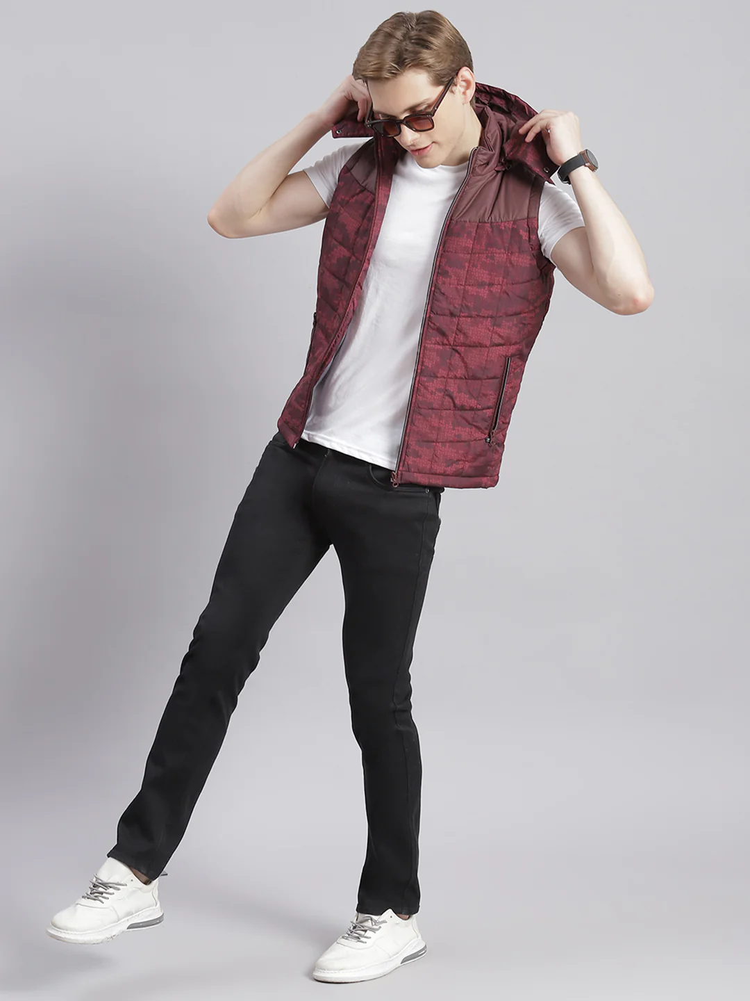 Men Maroon Printed Hooded Sleeveless Jackets - Image 2