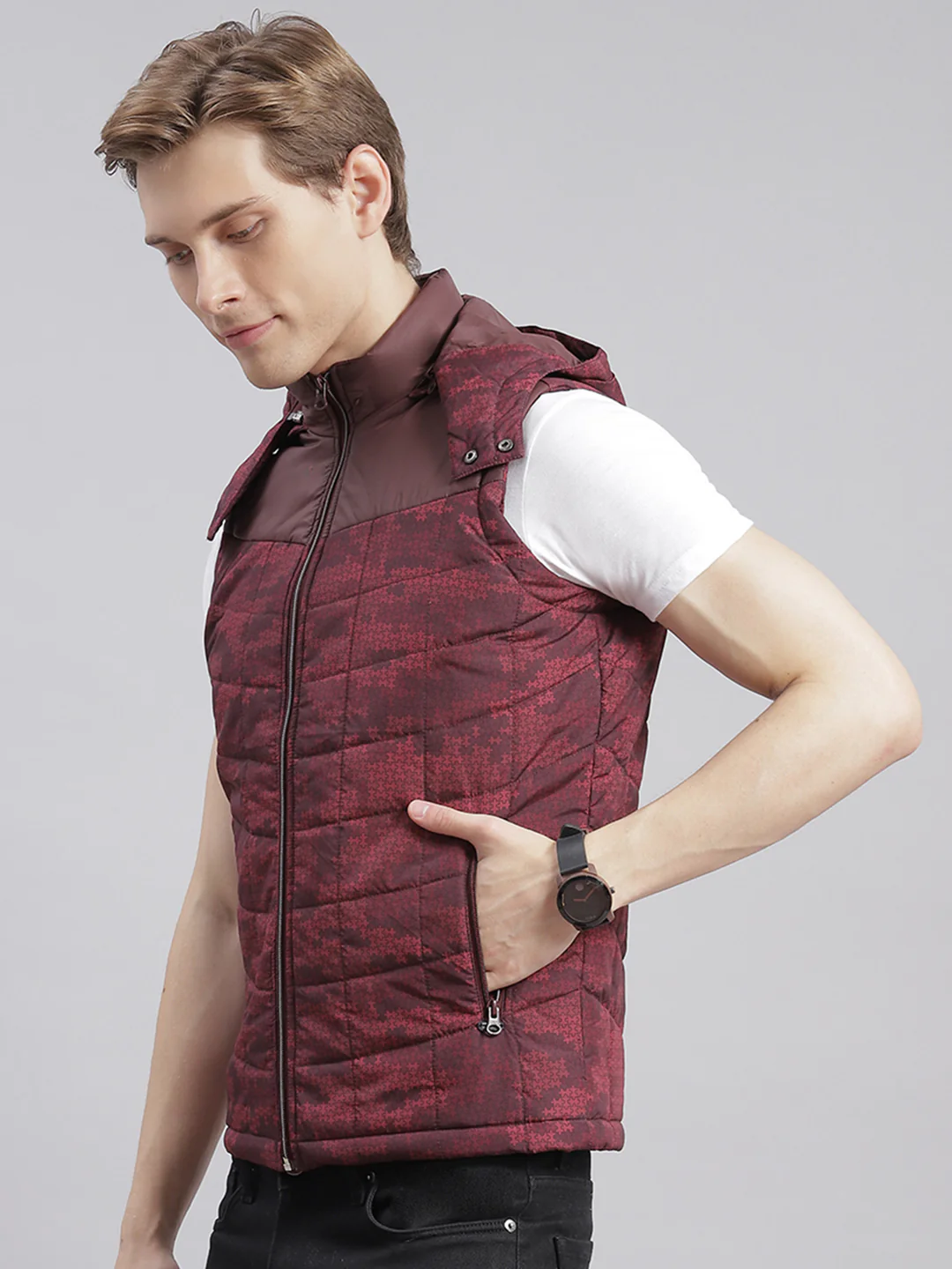 Men Maroon Printed Hooded Sleeveless Jackets - Image 3