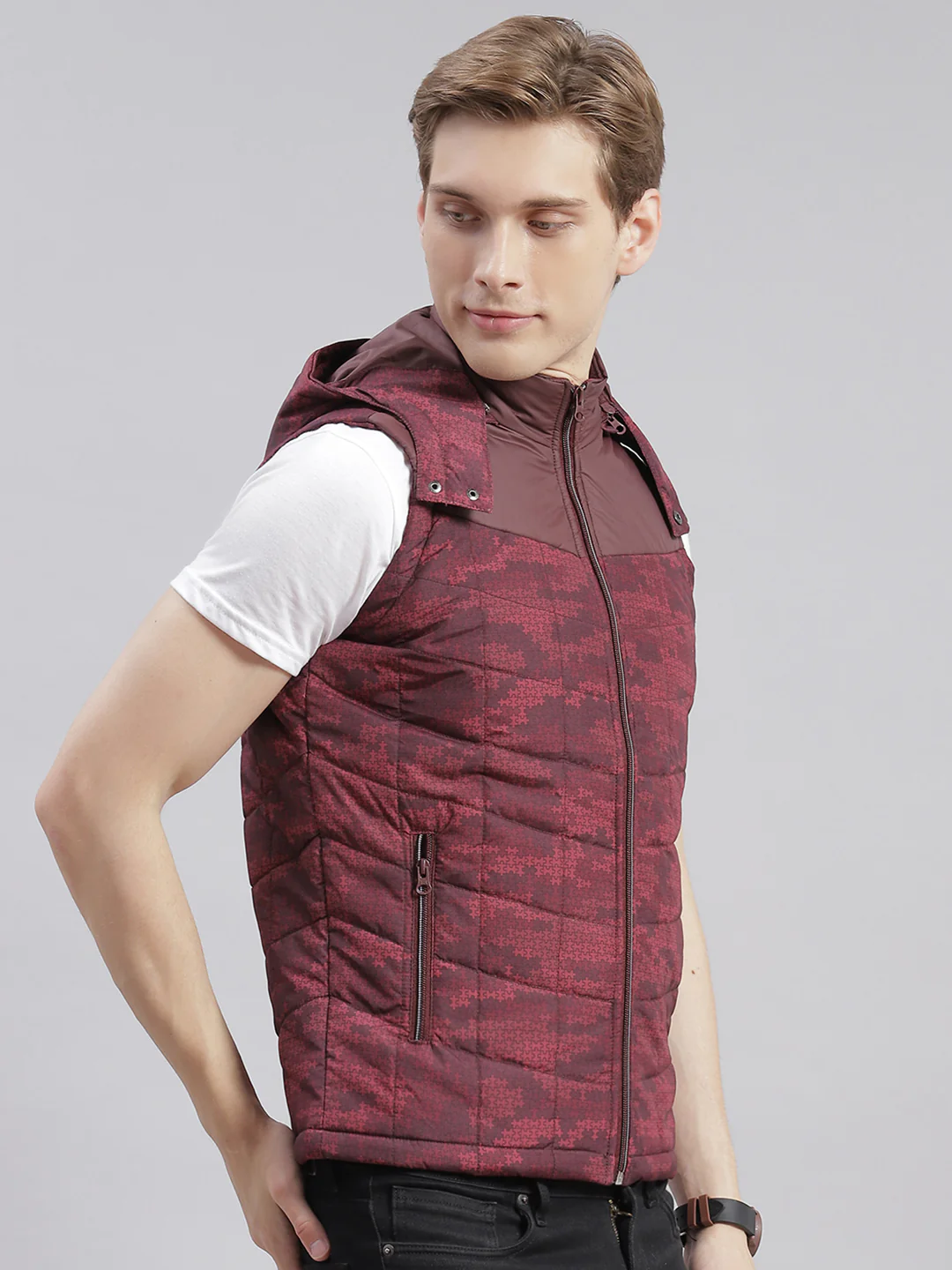 Men Maroon Printed Hooded Sleeveless Jackets - Image 4