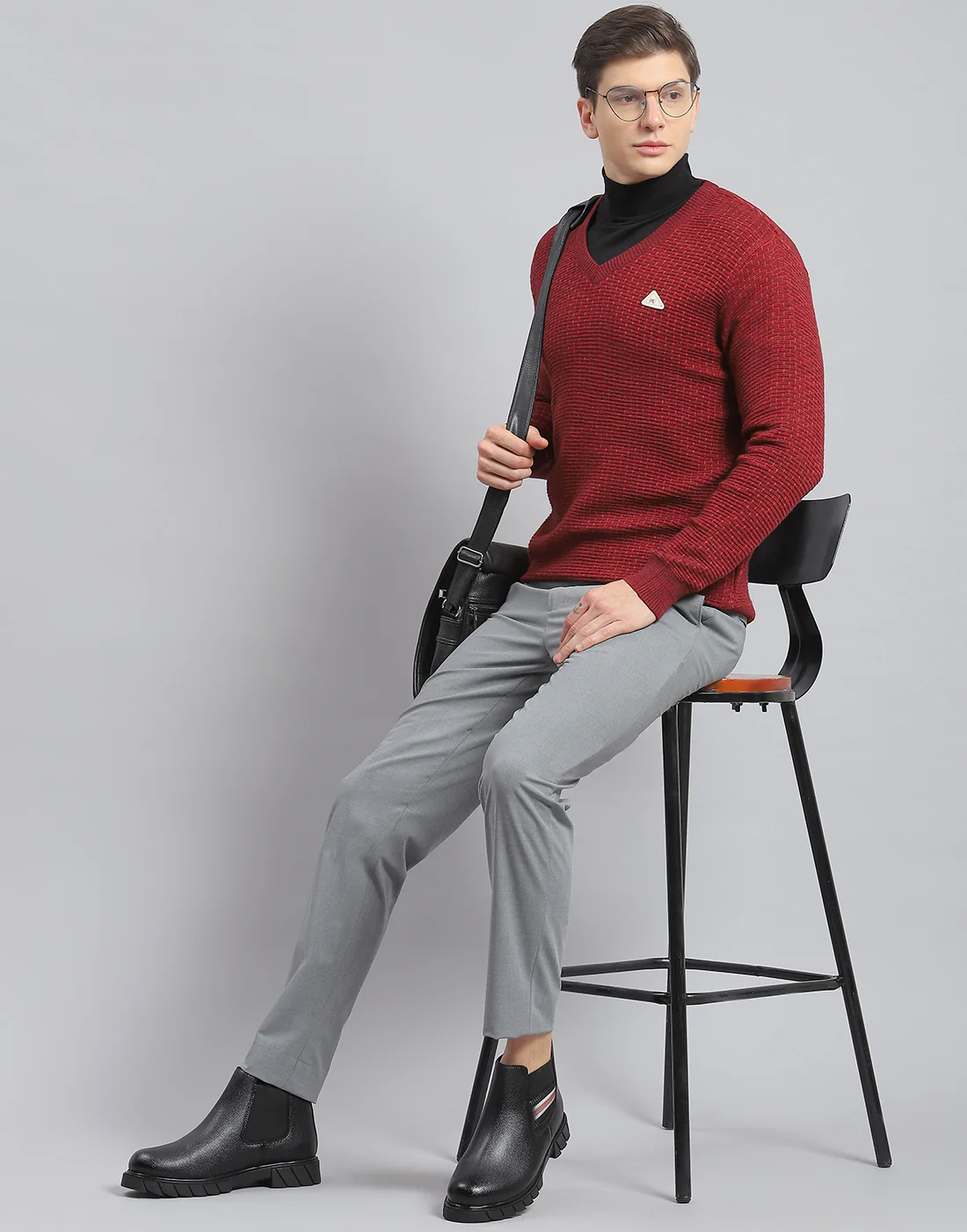 Men Maroon Self Design V Neck Full Sleeve Pullover - Image 2