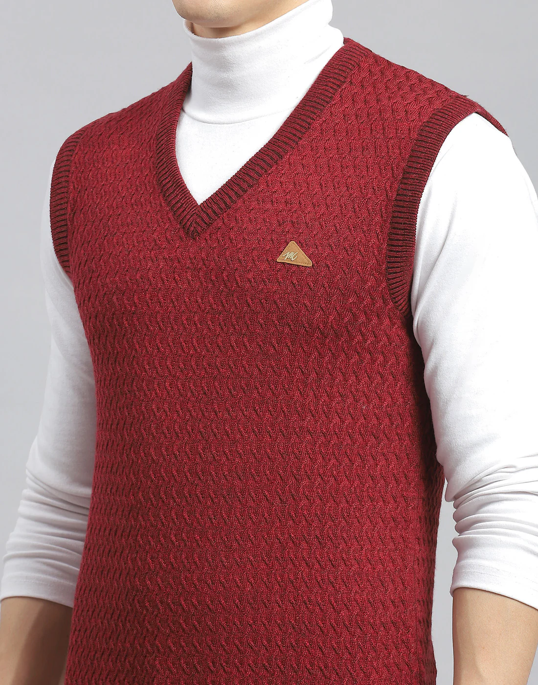 Men Maroon Self Design V Neck Sleeveless Sweater - Image 6
