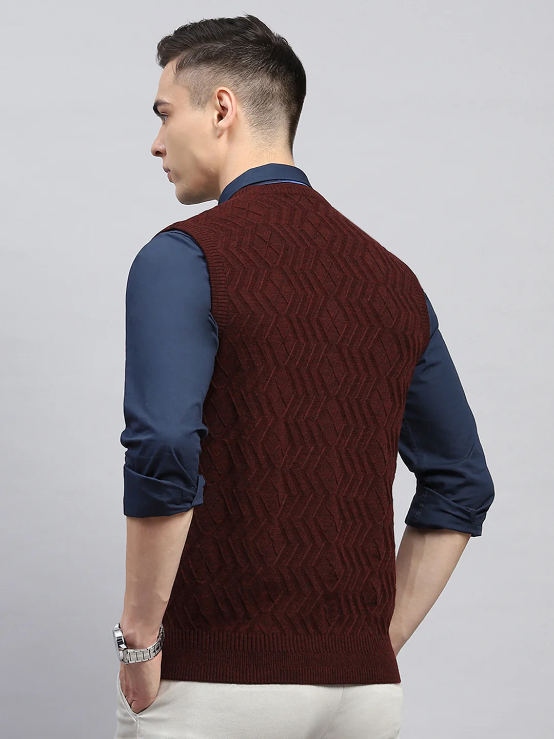 Men Maroon Self Design V Neck Sleeveless Sweater - Image 5