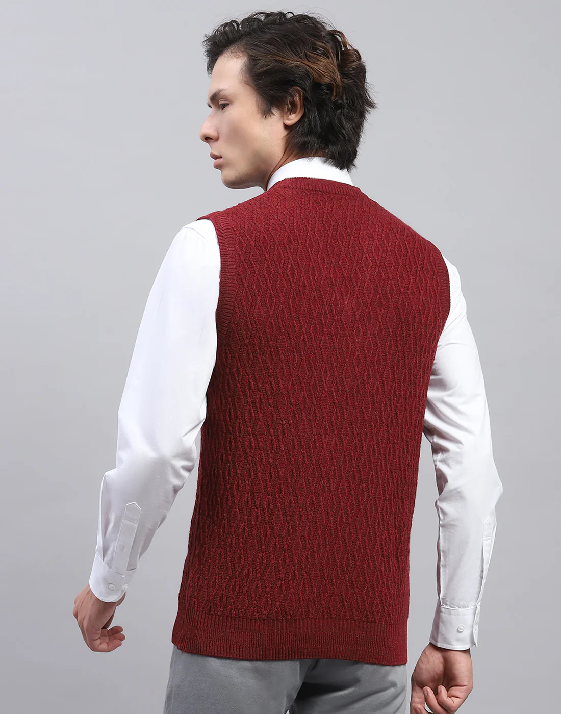 Men Maroon Self Design V Neck Sleeveless Sweater - Image 5
