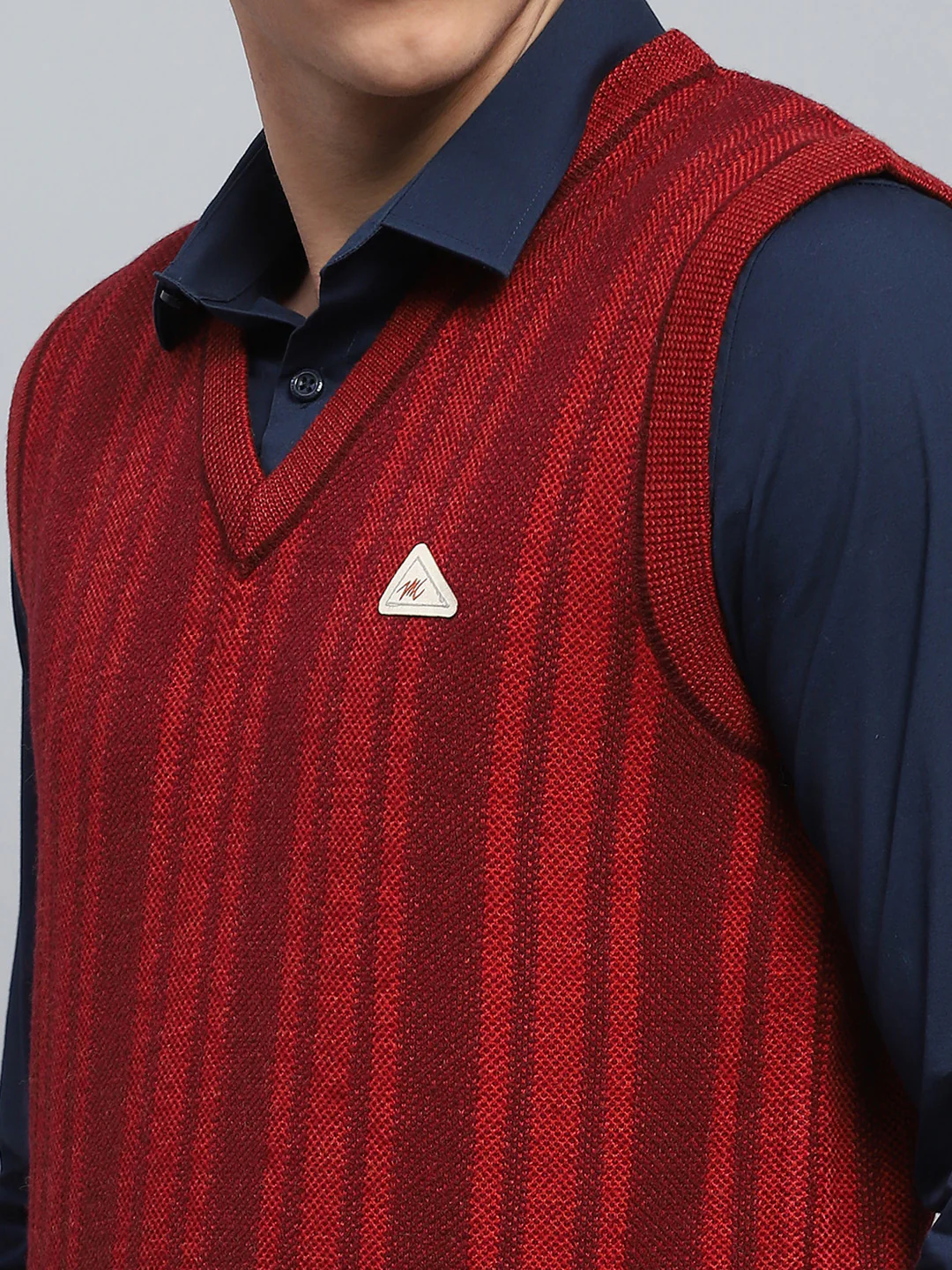 Men Maroon Self Design V Neck Sleeveless Sweater - Image 6