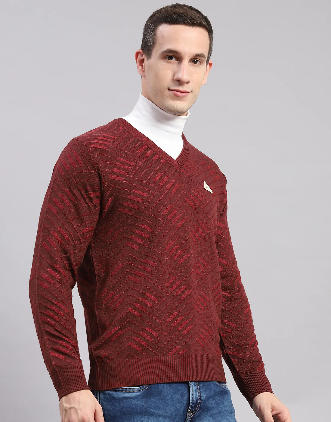 Men Maroon Self Design V Neck Full Sleeve Sweaters/Pullovers - Image 4