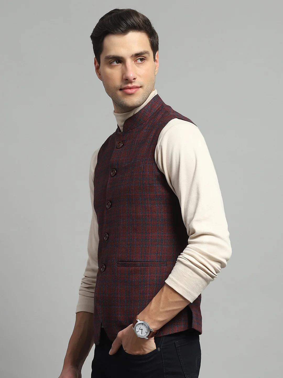 Luxuria Men Maroon Solid Band Collar Sleeveless Jacket - Image 3