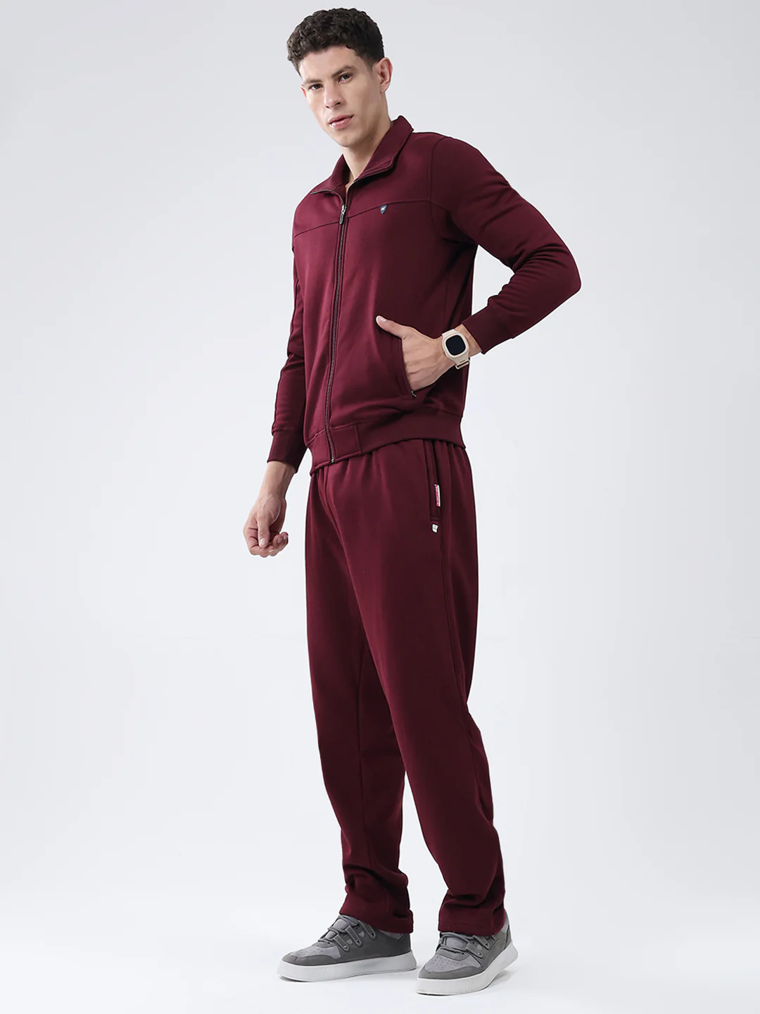 Men Maroon Solid Collar Full Sleeve Winter Tracksuit - Image 3