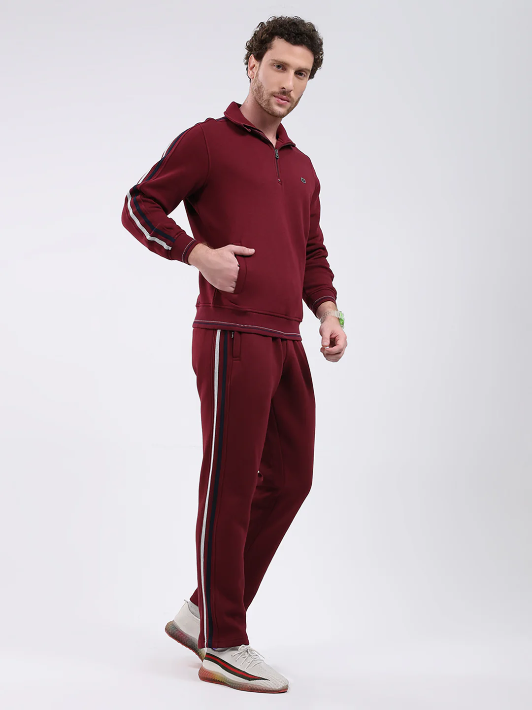 Men Maroon Solid Collar Full Sleeve Winter Tracksuit - Image 4
