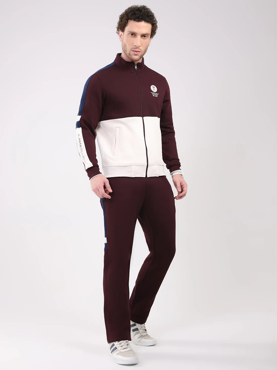 Men Maroon Solid Collar Full Sleeve Winter Tracksuit - Image 4