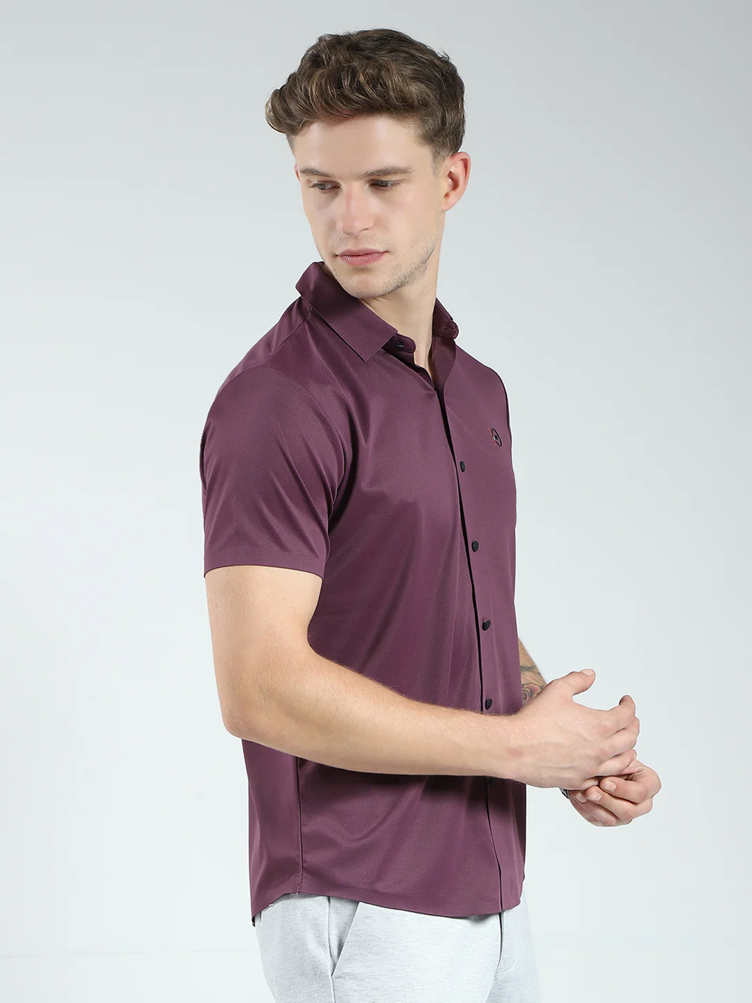 Men Maroon Solid Collar Half Sleeve Shirt - Image 4