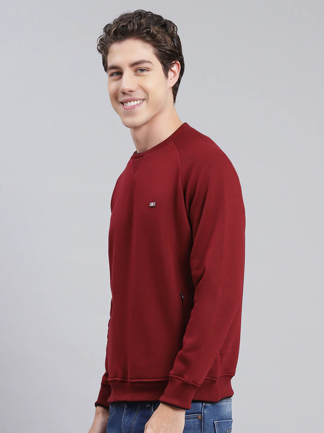 Men Maroon Solid Cotton Blend Sweatshirt - Image 4