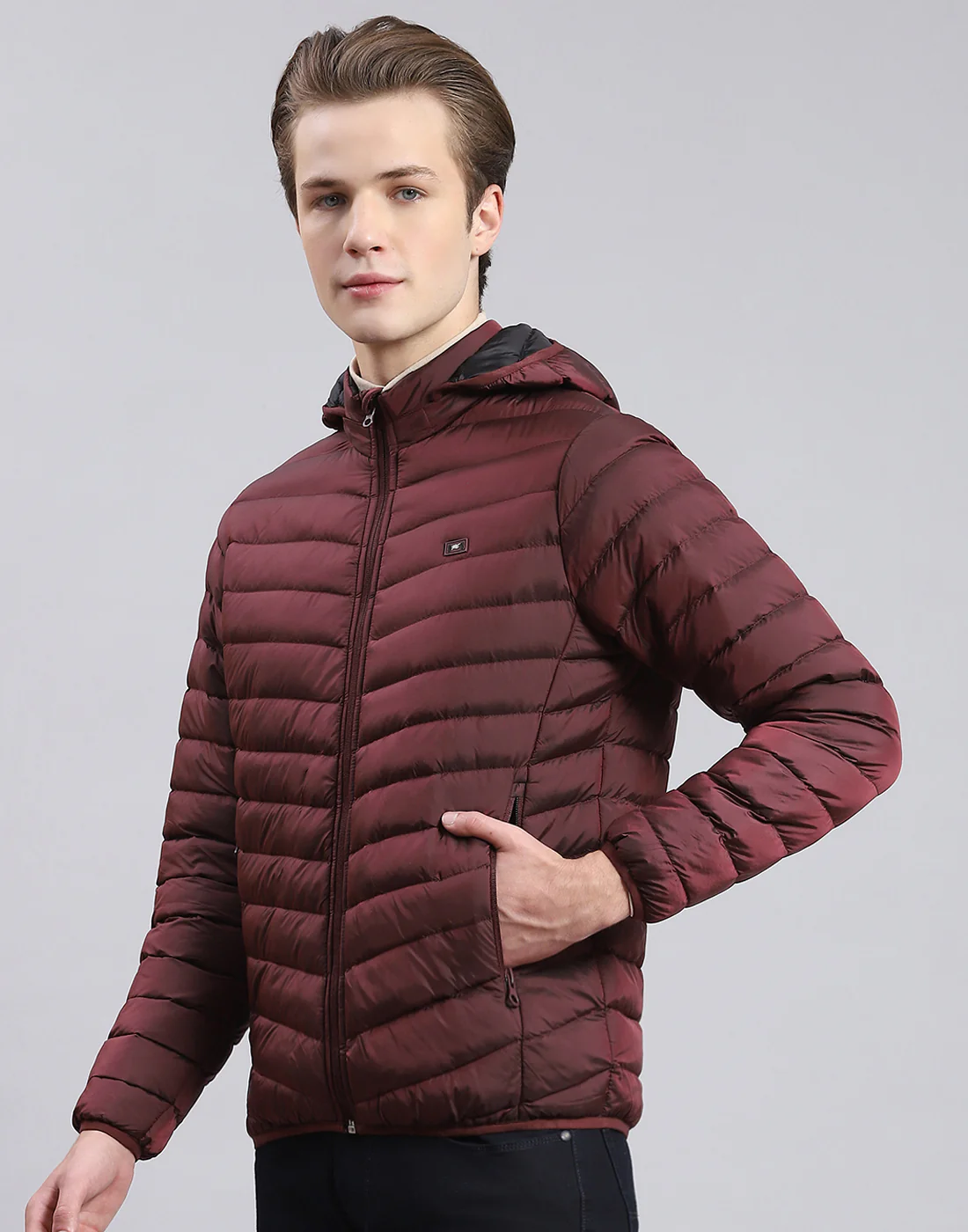 Men Maroon Solid Hooded Full Sleeve Jacket - Image 3