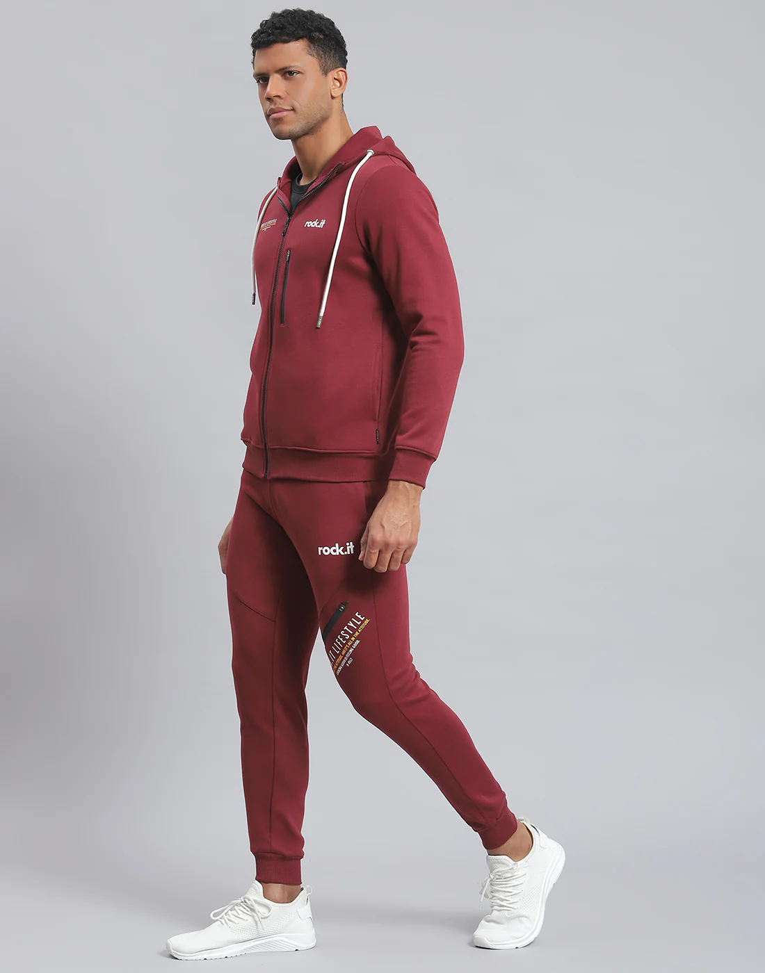 Rock.it Men Maroon Solid Hooded Full Sleeve Tracksuit - Image 3