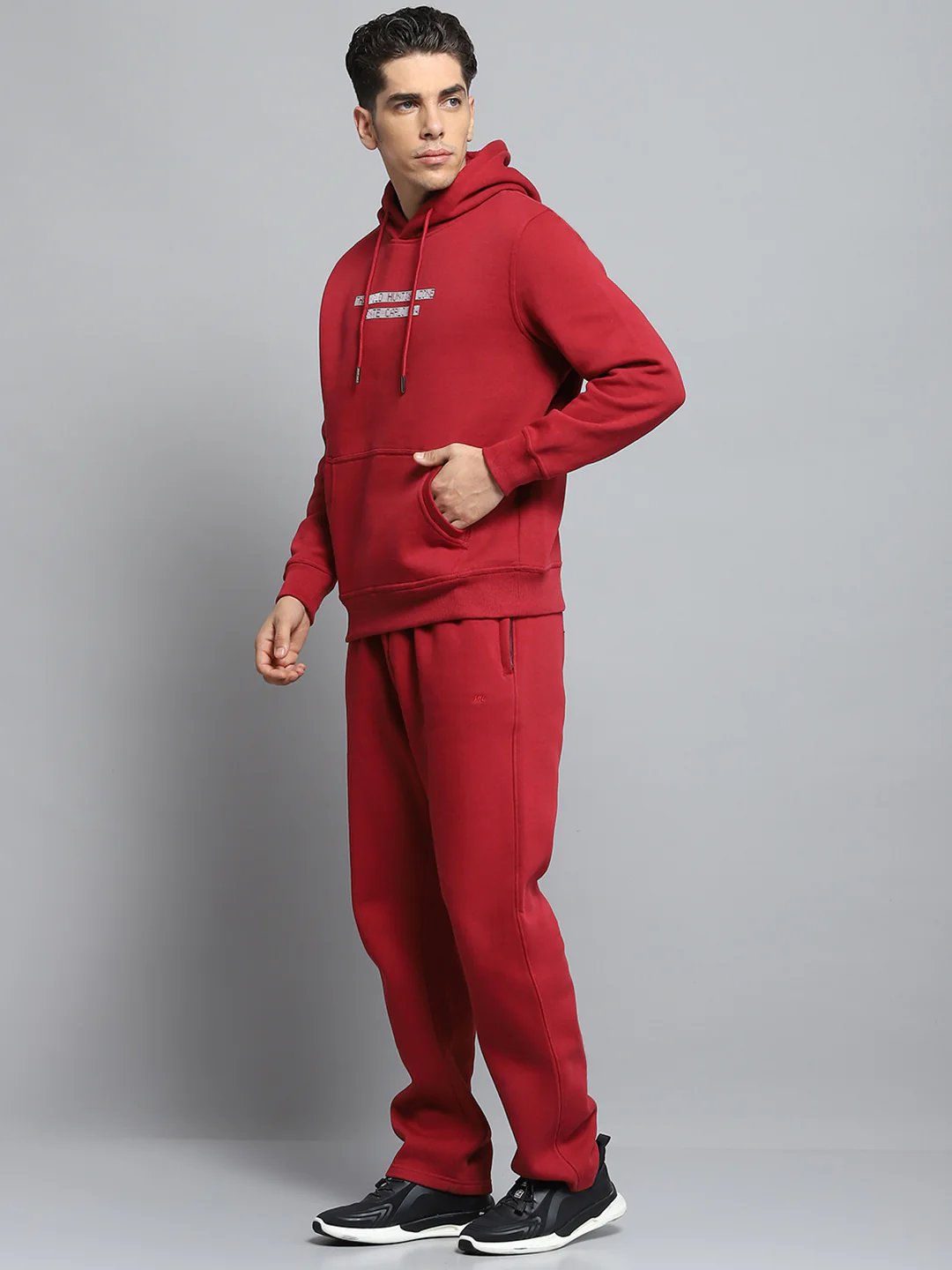 Men Maroon Solid Hooded Full Sleeve Winter Tracksuit - Image 3
