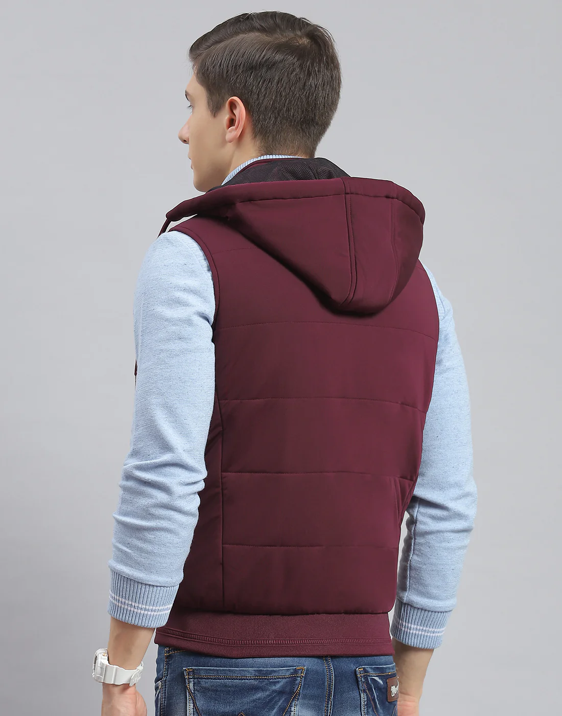 Men Maroon Solid Hooded Sleeveless Jacket - Image 5