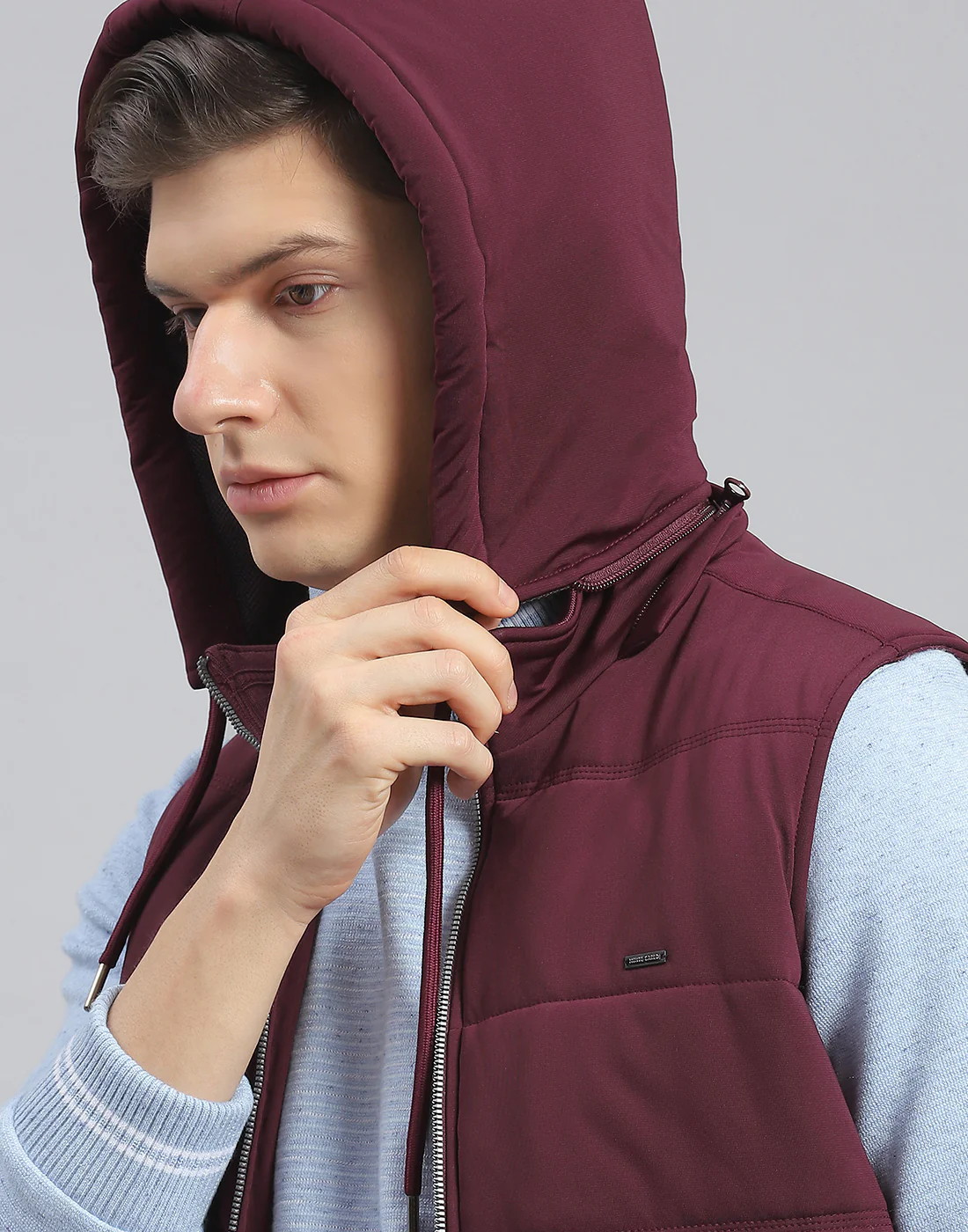 Men Maroon Solid Hooded Sleeveless Jacket - Image 7