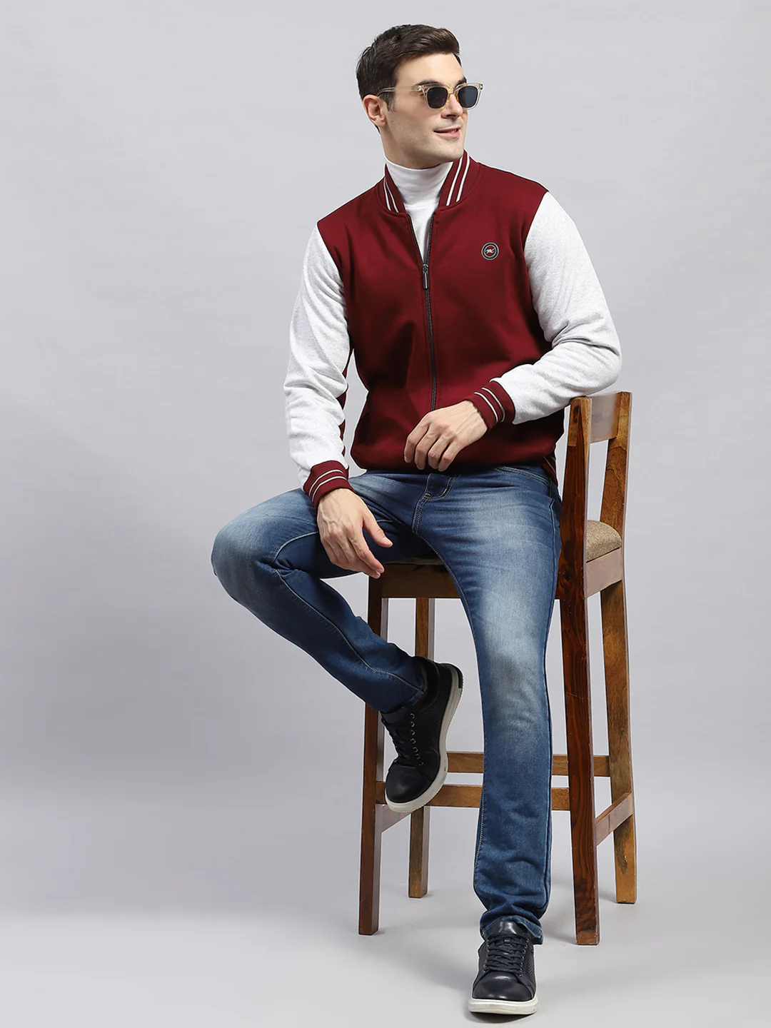 Men Maroon Solid Mock Neck Full Sleeve Sweatshirt - Image 2