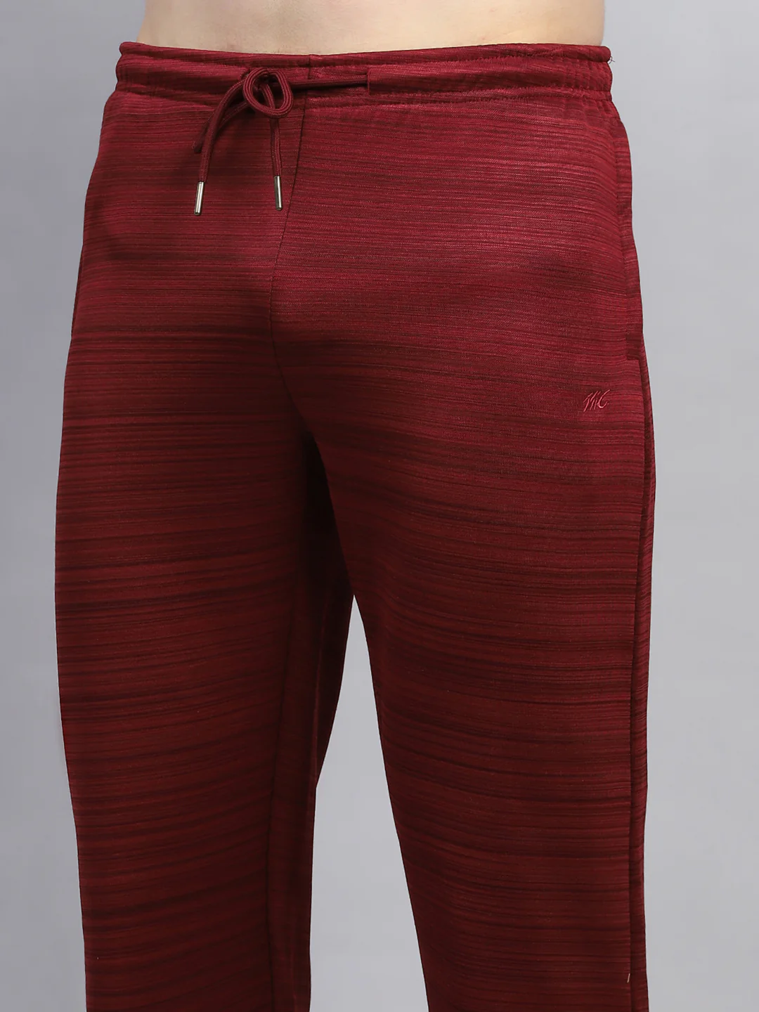 Men Maroon Solid Mock Neck Full Sleeve Winter Tracksuit - Image 8