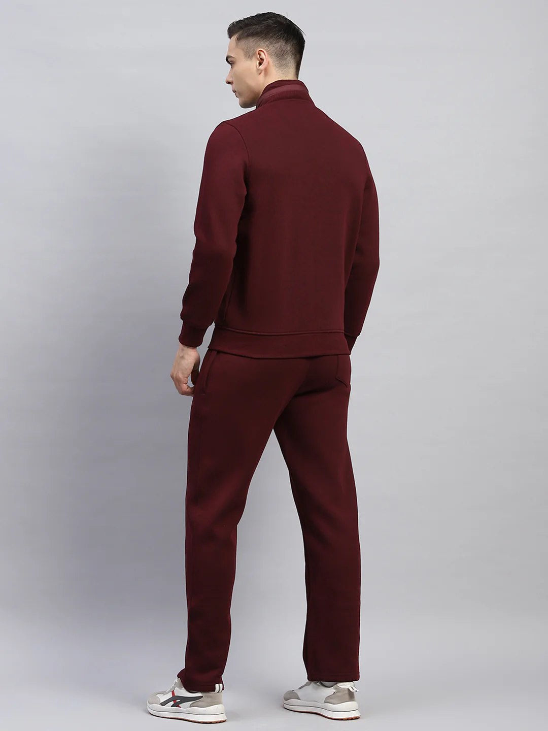 Men Maroon Solid Mock Neck Full Sleeve Winter Tracksuit - Image 5