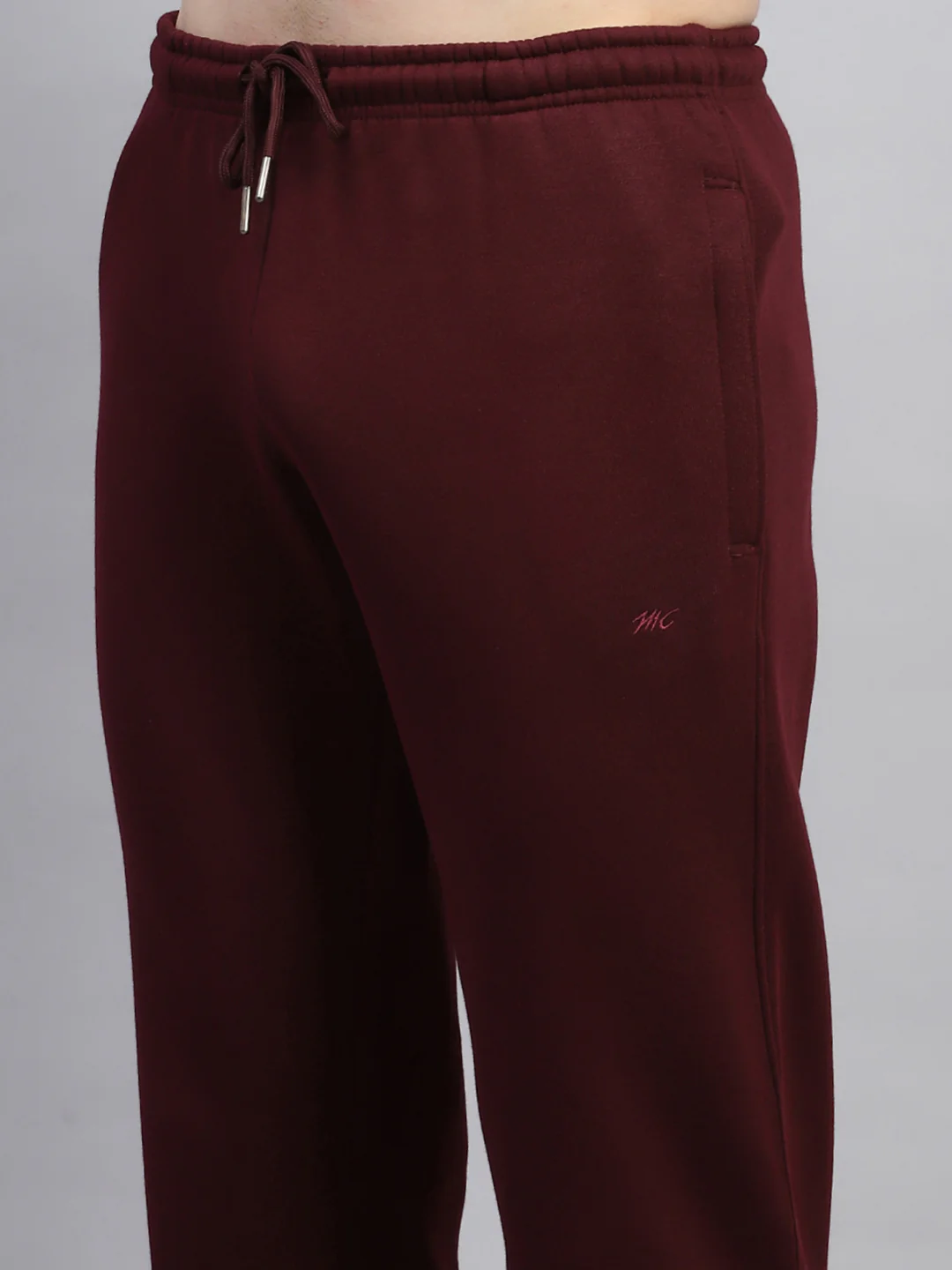 Men Maroon Solid Mock Neck Full Sleeve Winter Tracksuit - Image 8