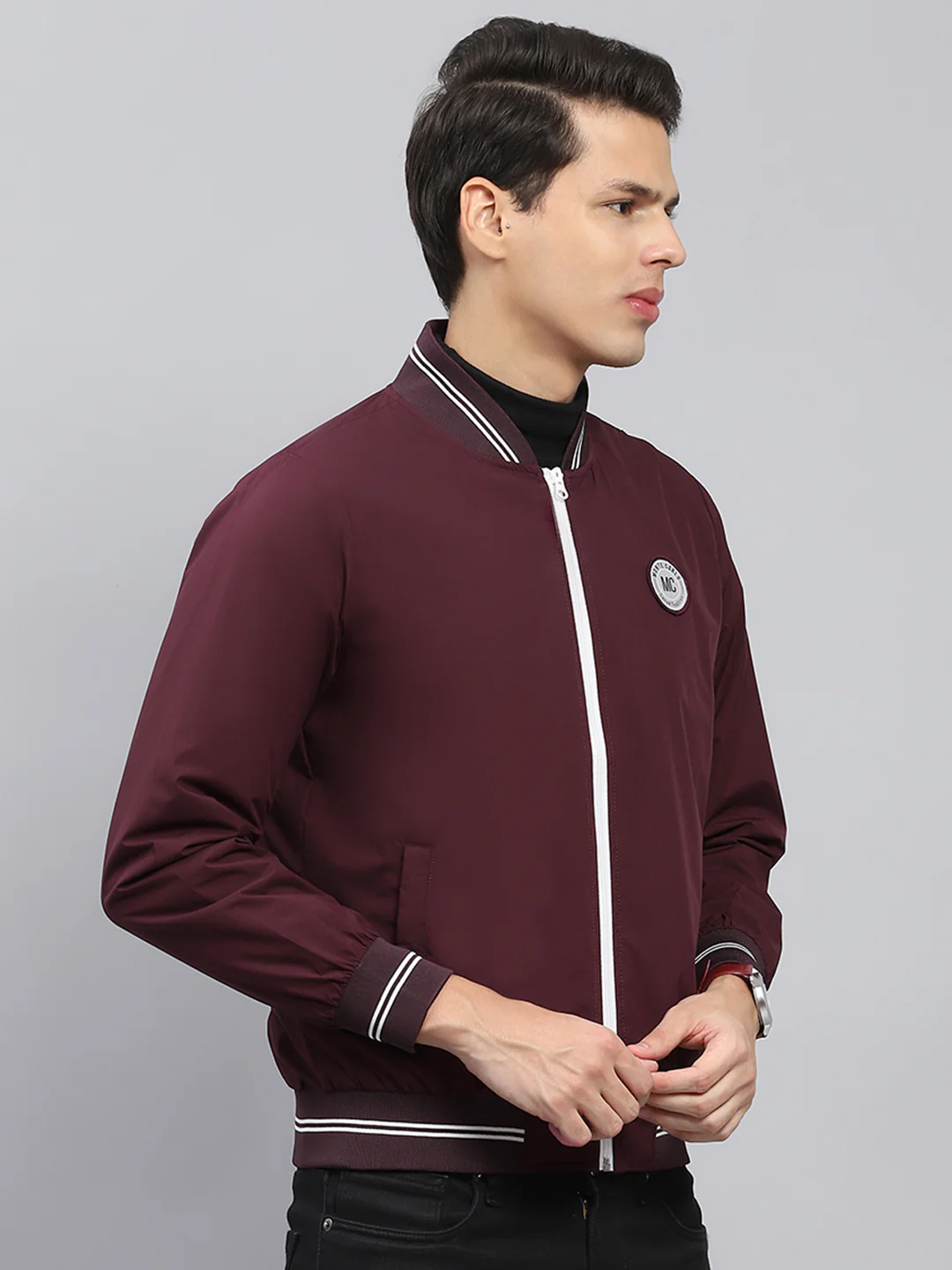 Men Maroon Solid Round Neck Full Sleeve Jacket - Image 4