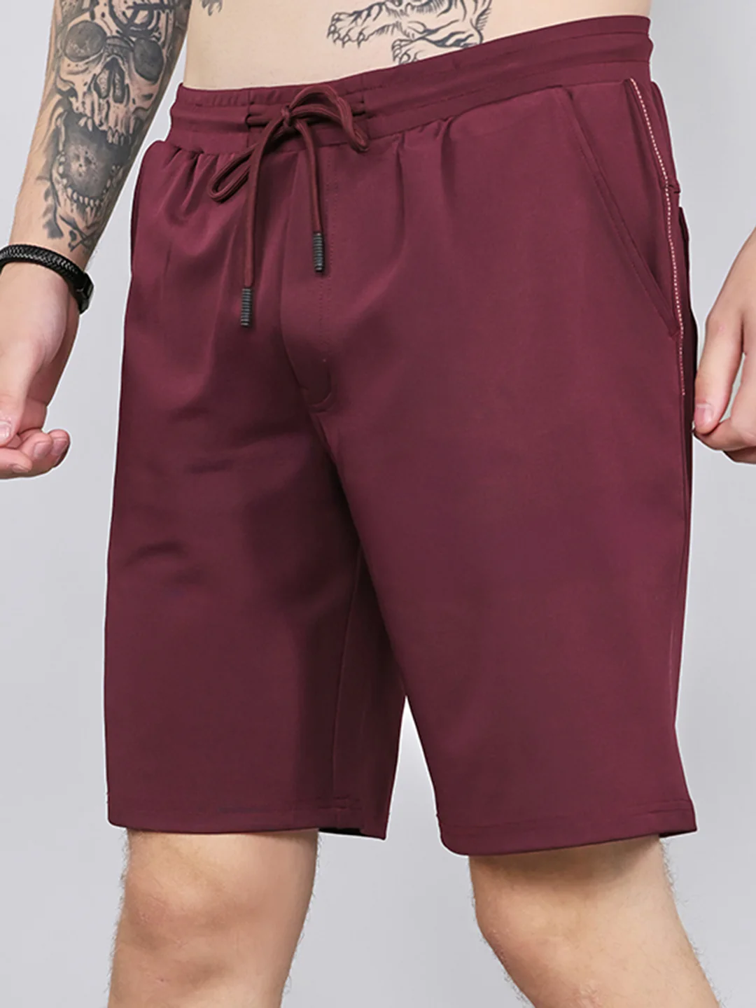 Men Maroon Solid Smart Fit Bermuda - Image 5