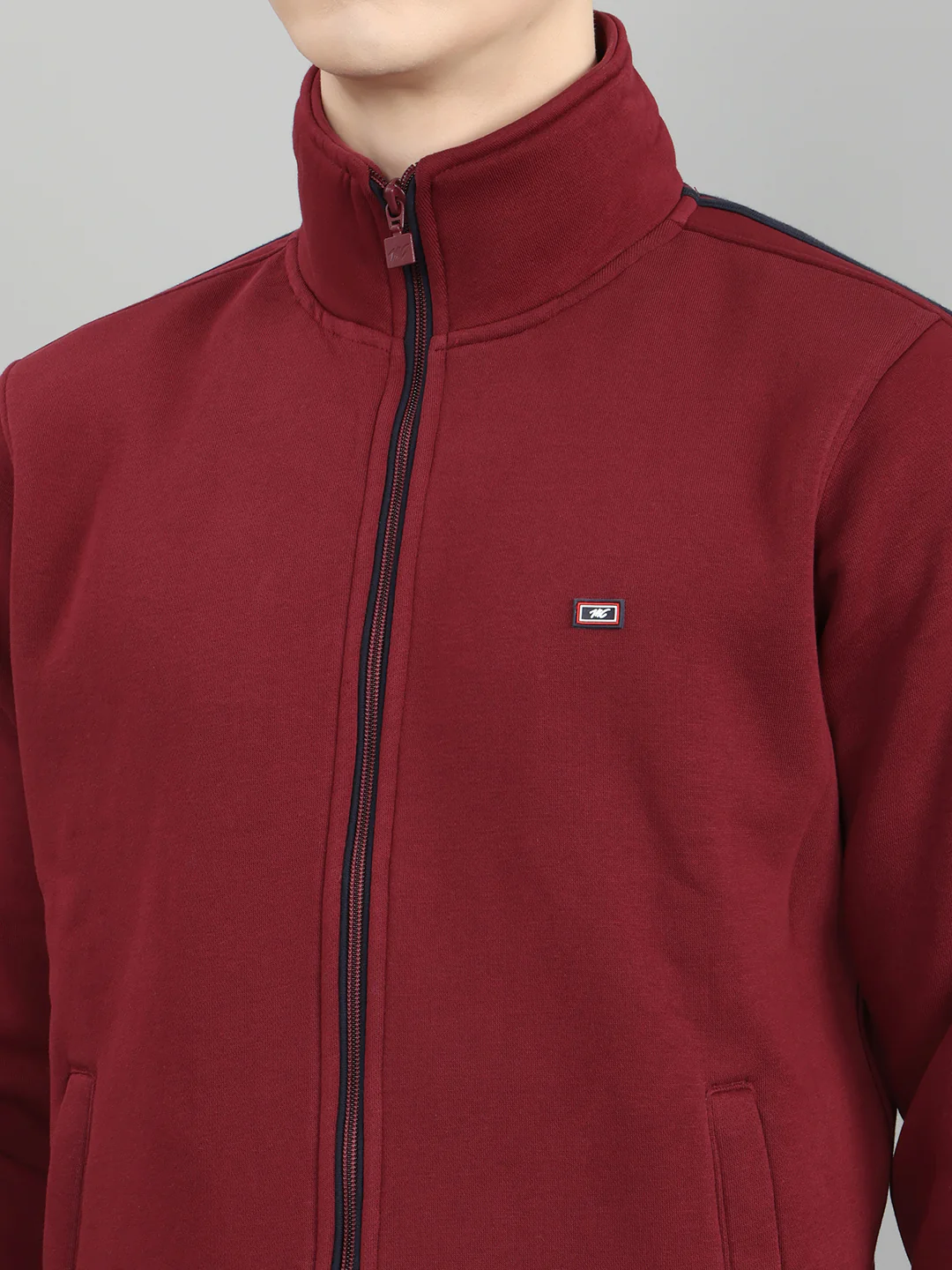 Men Maroon Solid Stand Collar Full Sleeve Winter Tracksuit - Image 4