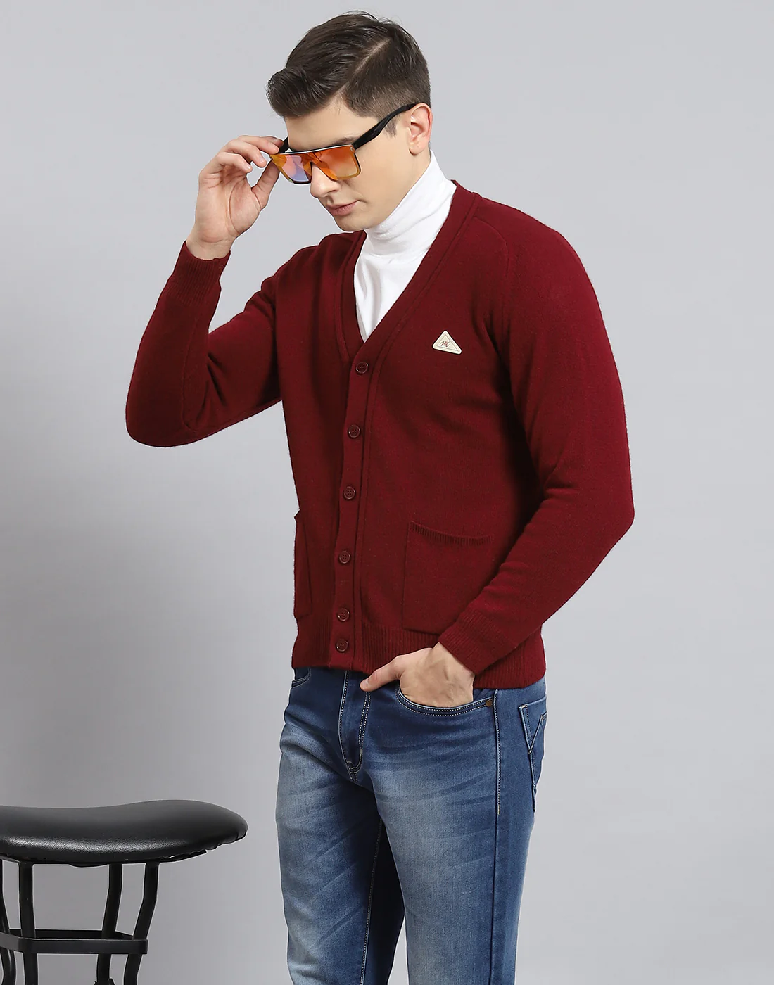 Men Maroon Solid V Neck Full Sleeve Cardigan - Image 2