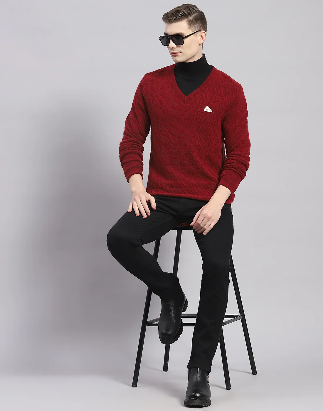 Men Maroon Solid V Neck Full Sleeve Pullover - Image 2